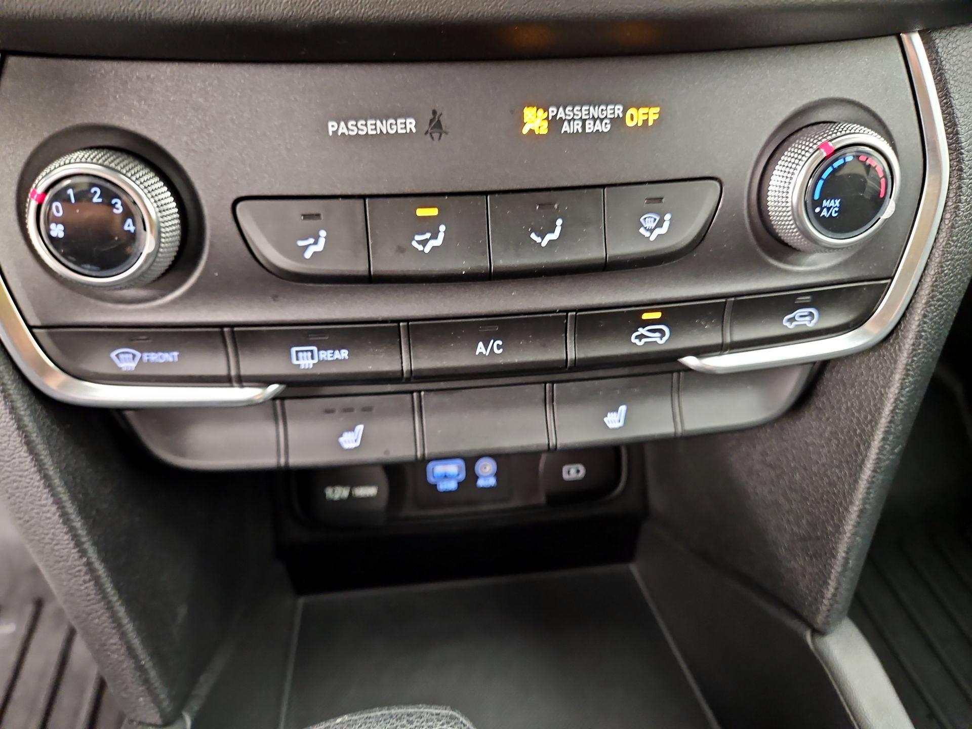 Thumbnail: 2020 Hyundai Santa Fe - 16