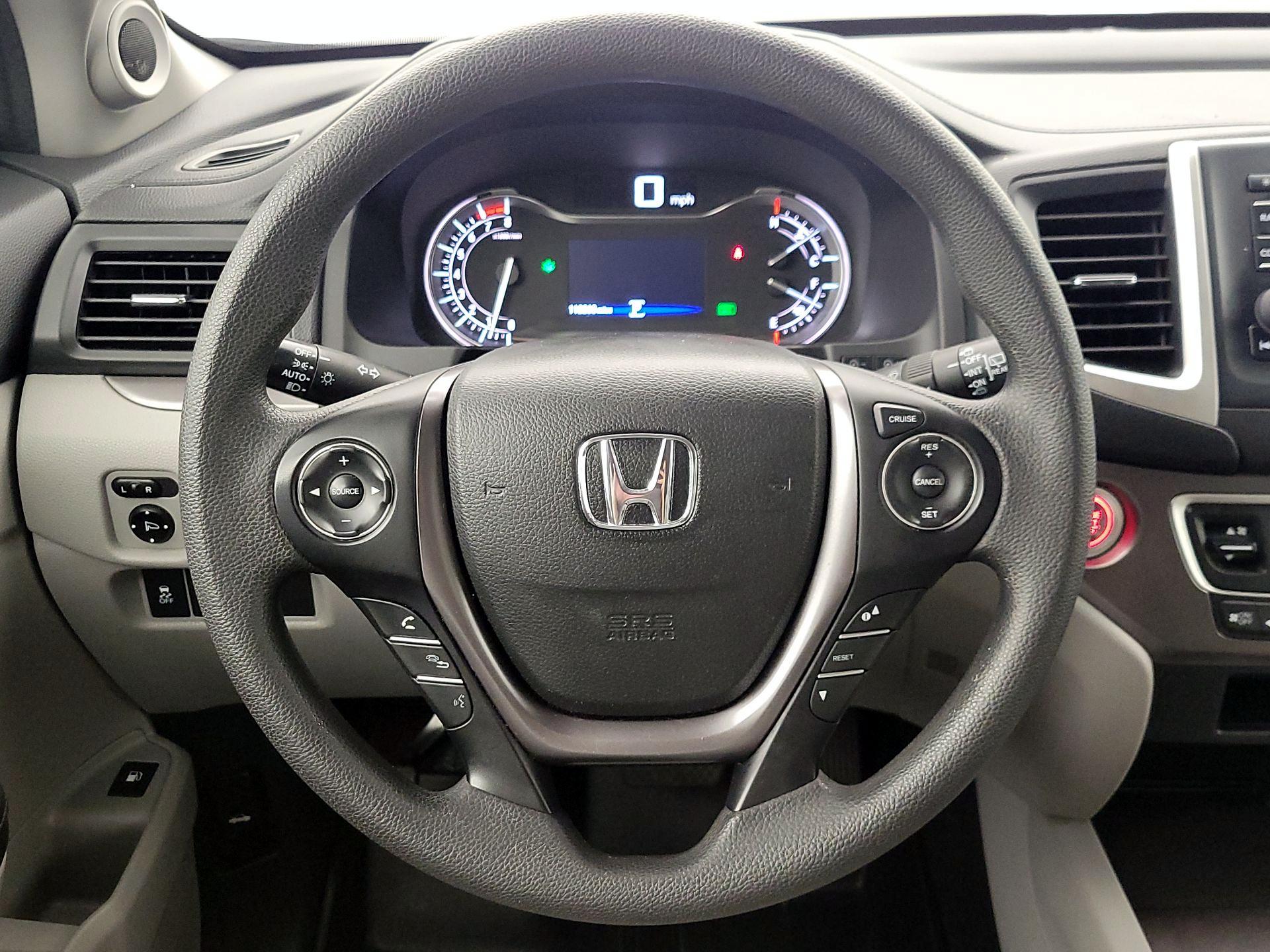 Thumbnail: 2016 Honda Pilot - 10