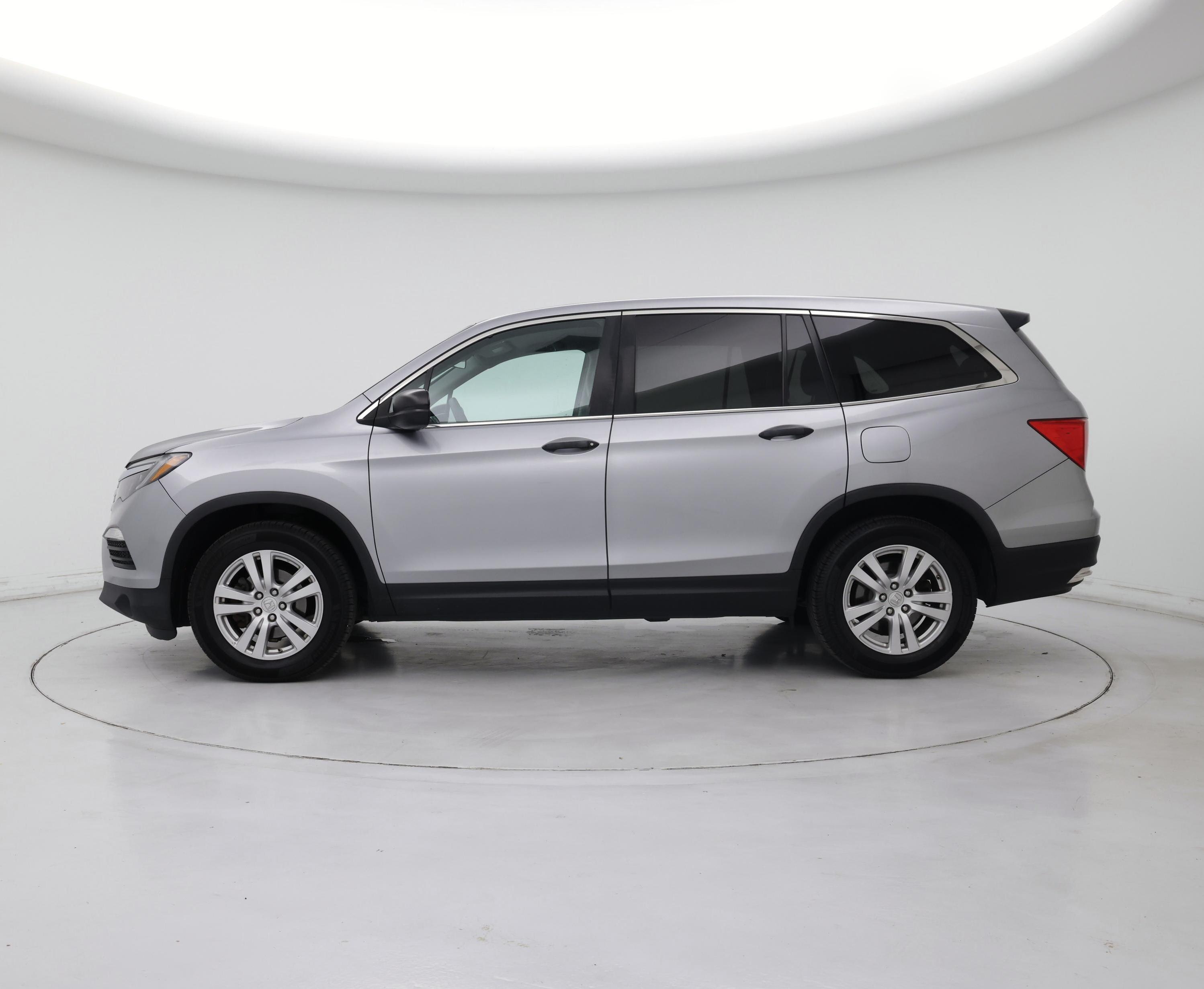 Thumbnail: 2016 Honda Pilot - 3