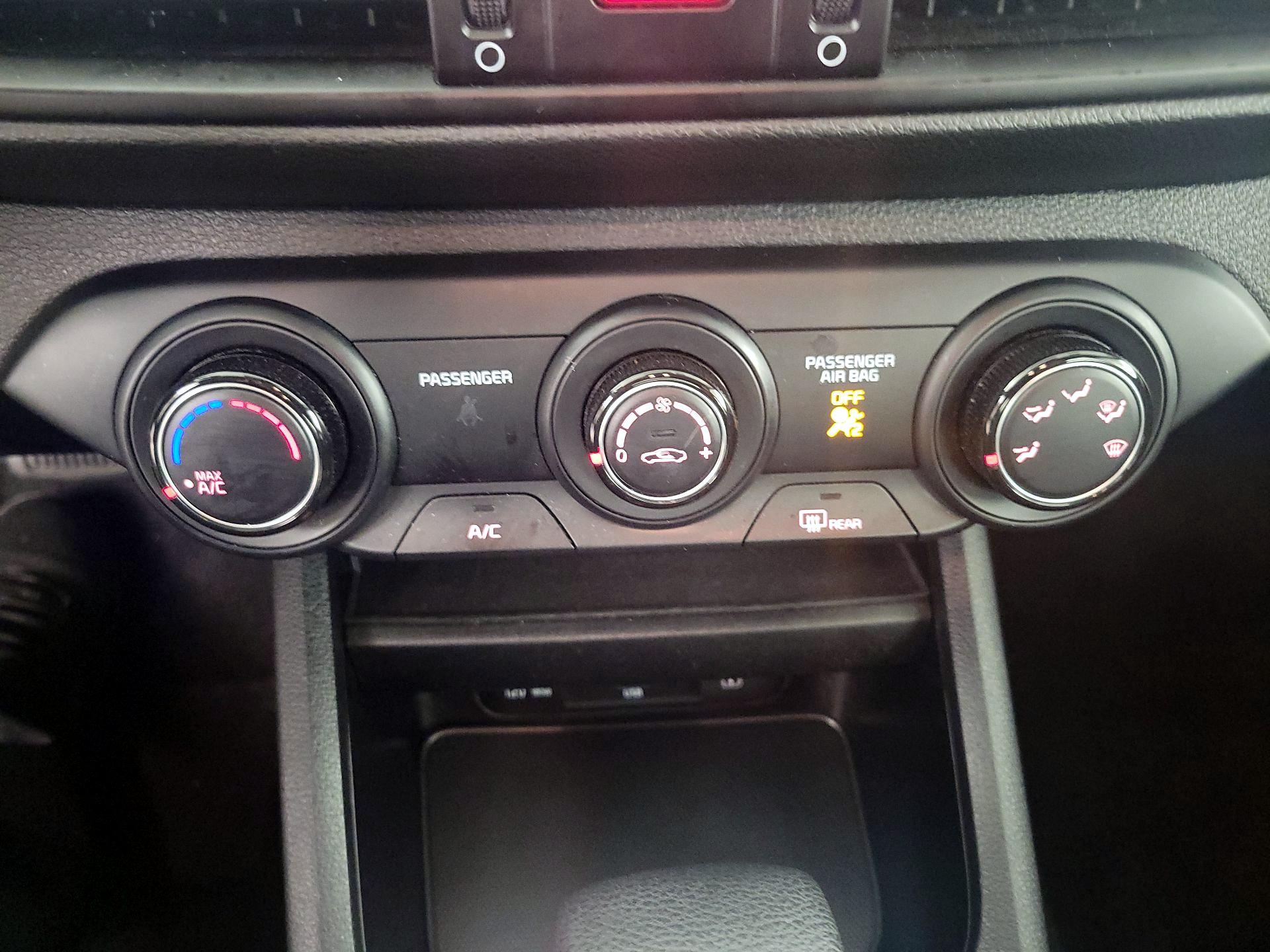 Thumbnail: 2024 Kia Forte - 16