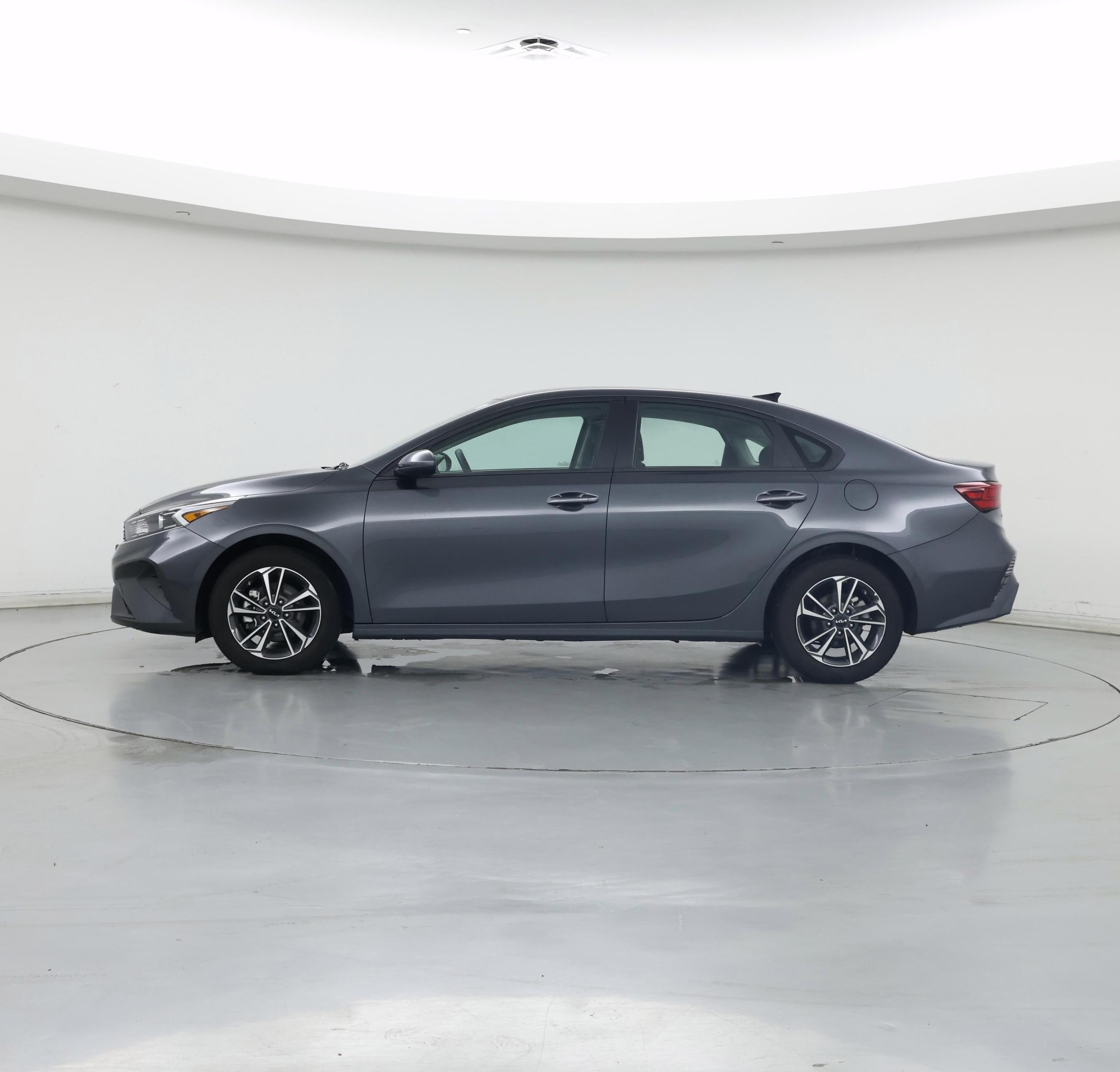 Thumbnail: 2024 Kia Forte - 3