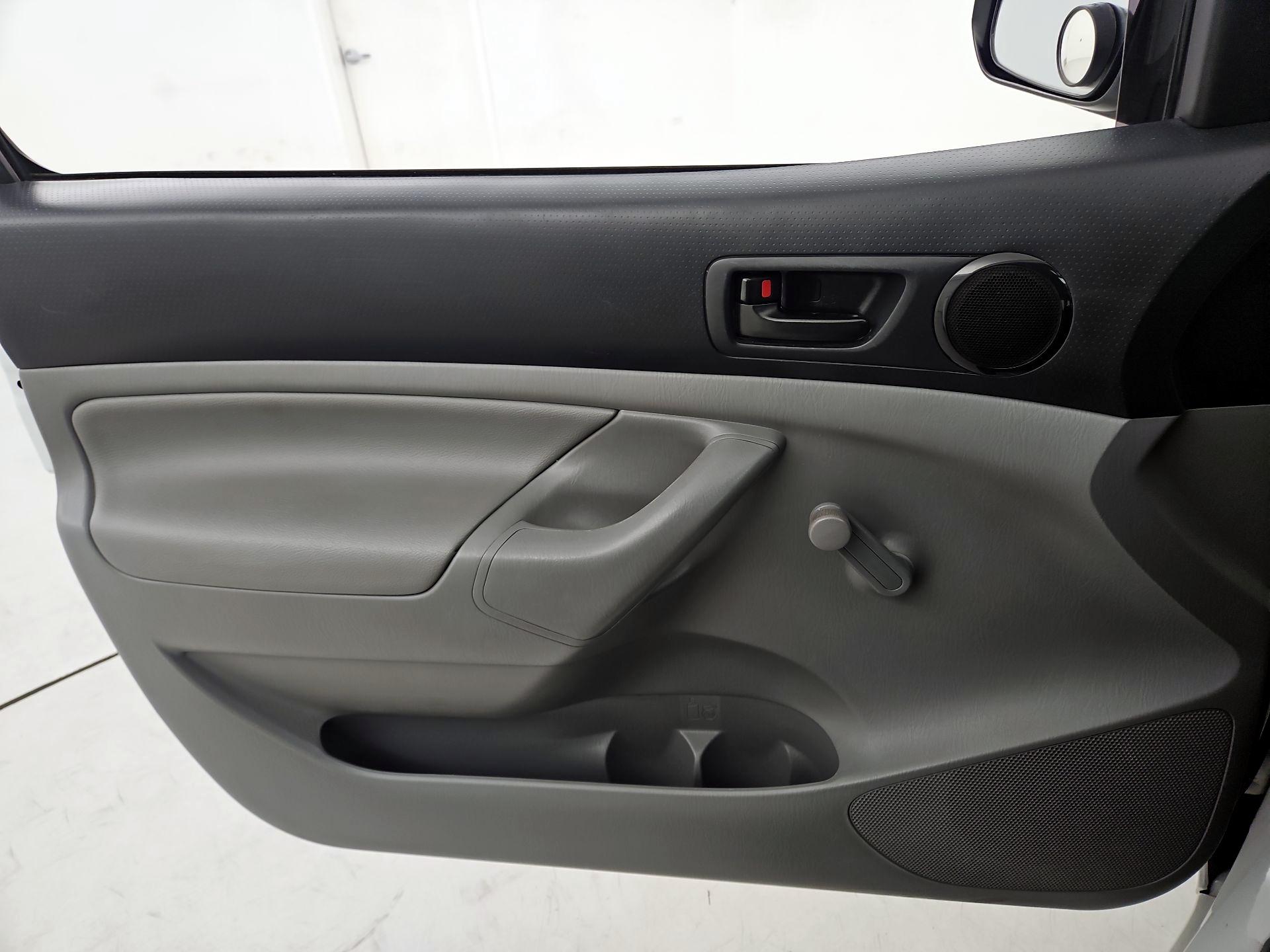 Thumbnail: 2014 Toyota Tacoma - 12