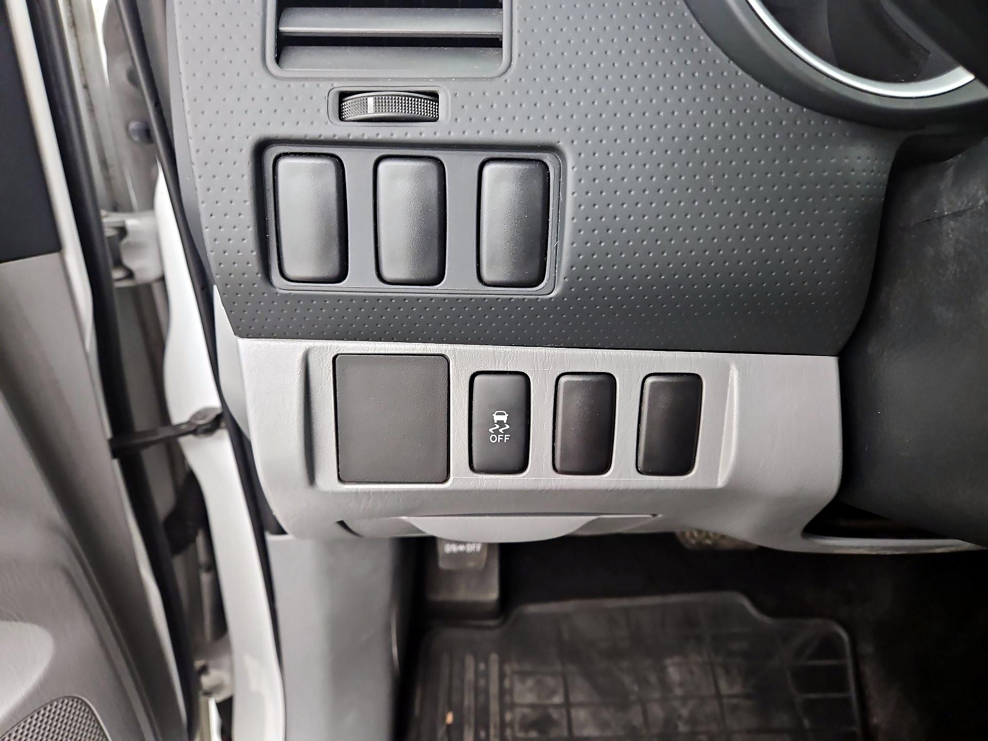 Thumbnail: 2014 Toyota Tacoma - 13