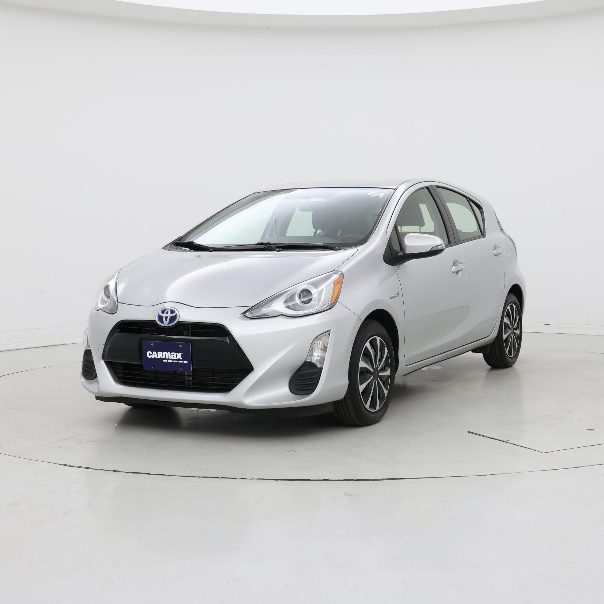 Thumbnail: 2016 Toyota Prius c - 4