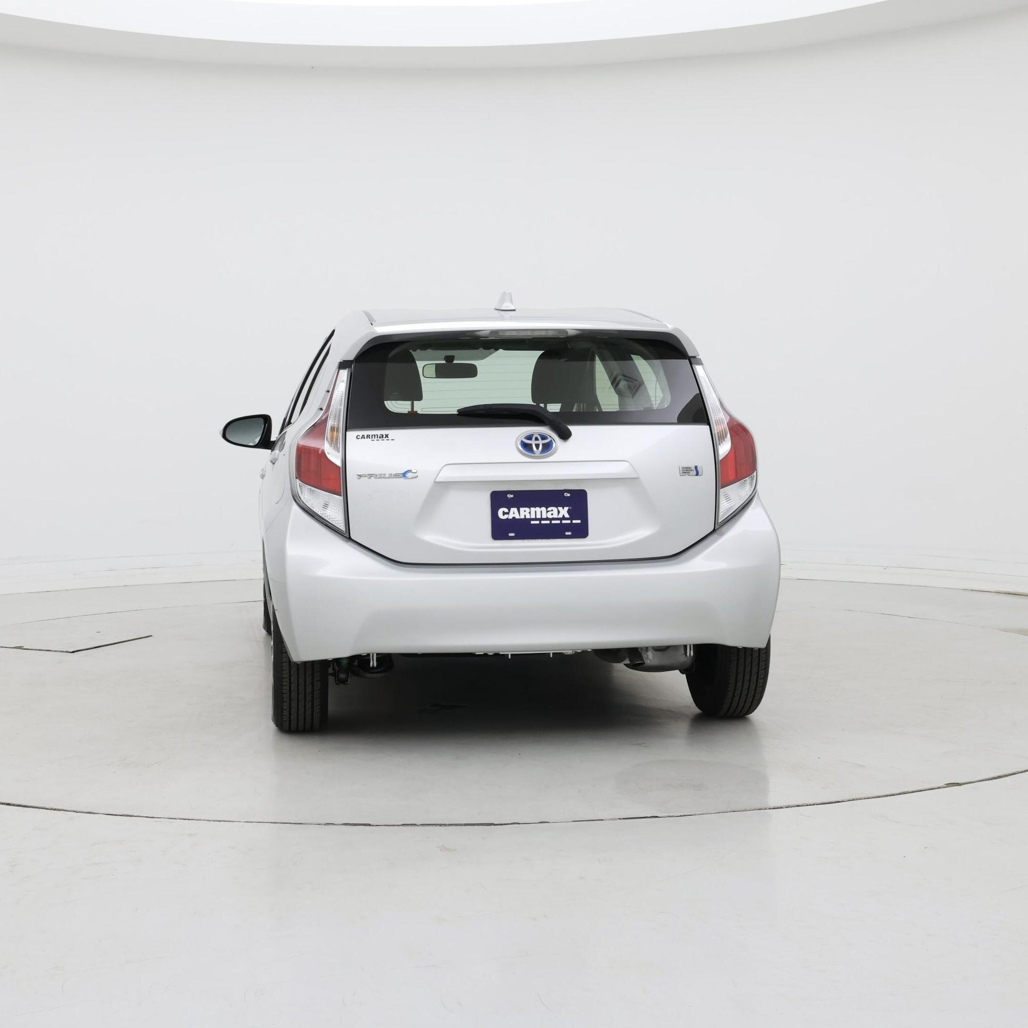 Thumbnail: 2016 Toyota Prius c - 6