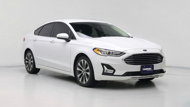 2019 Ford Fusion SE Hero Image