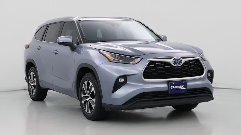 2023 Toyota Highlander XLE Hero Image