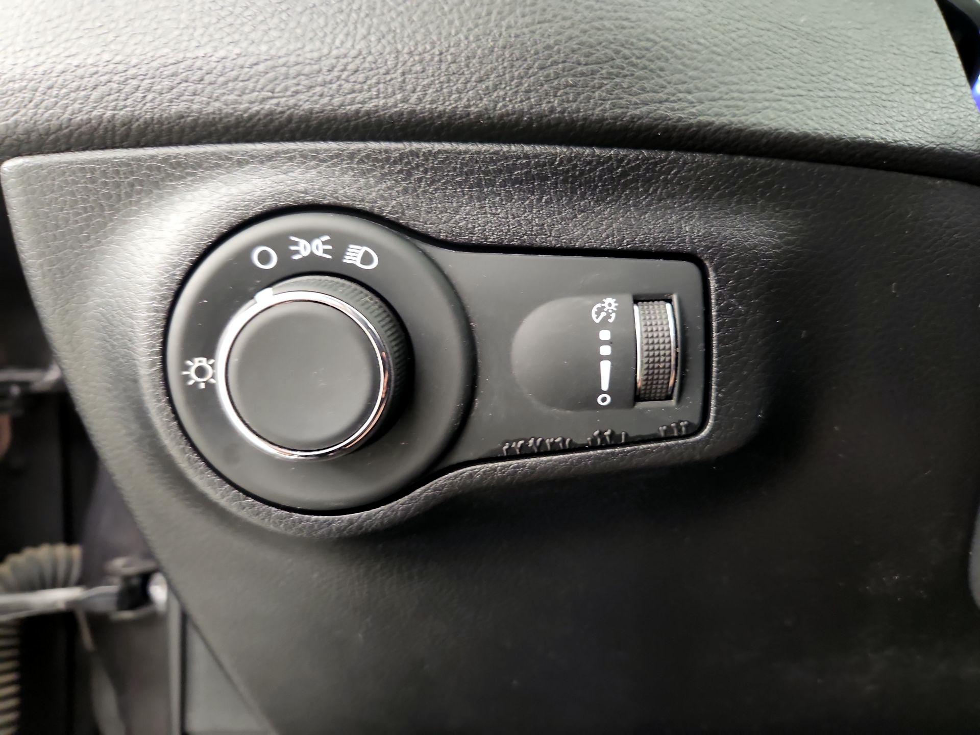 Thumbnail: 2019 Jeep Compass - 13