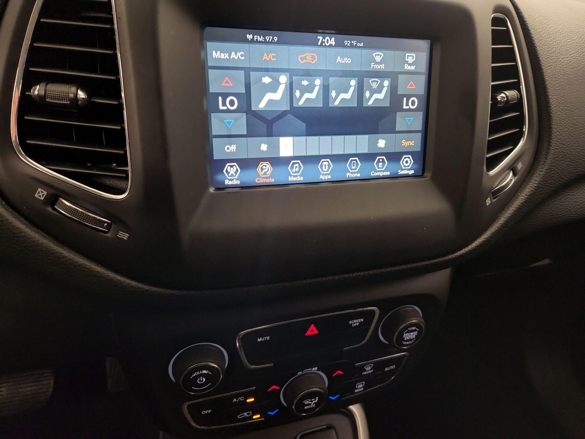 Thumbnail: 2019 Jeep Compass - 16