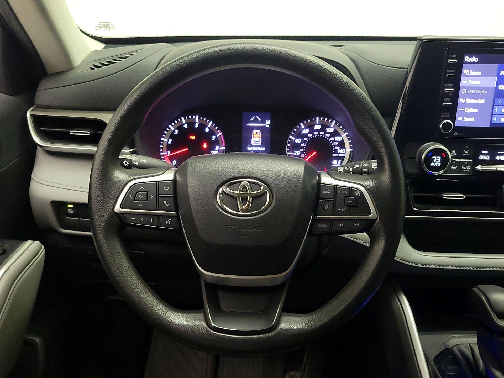 Thumbnail: 2022 Toyota Highlander - 10