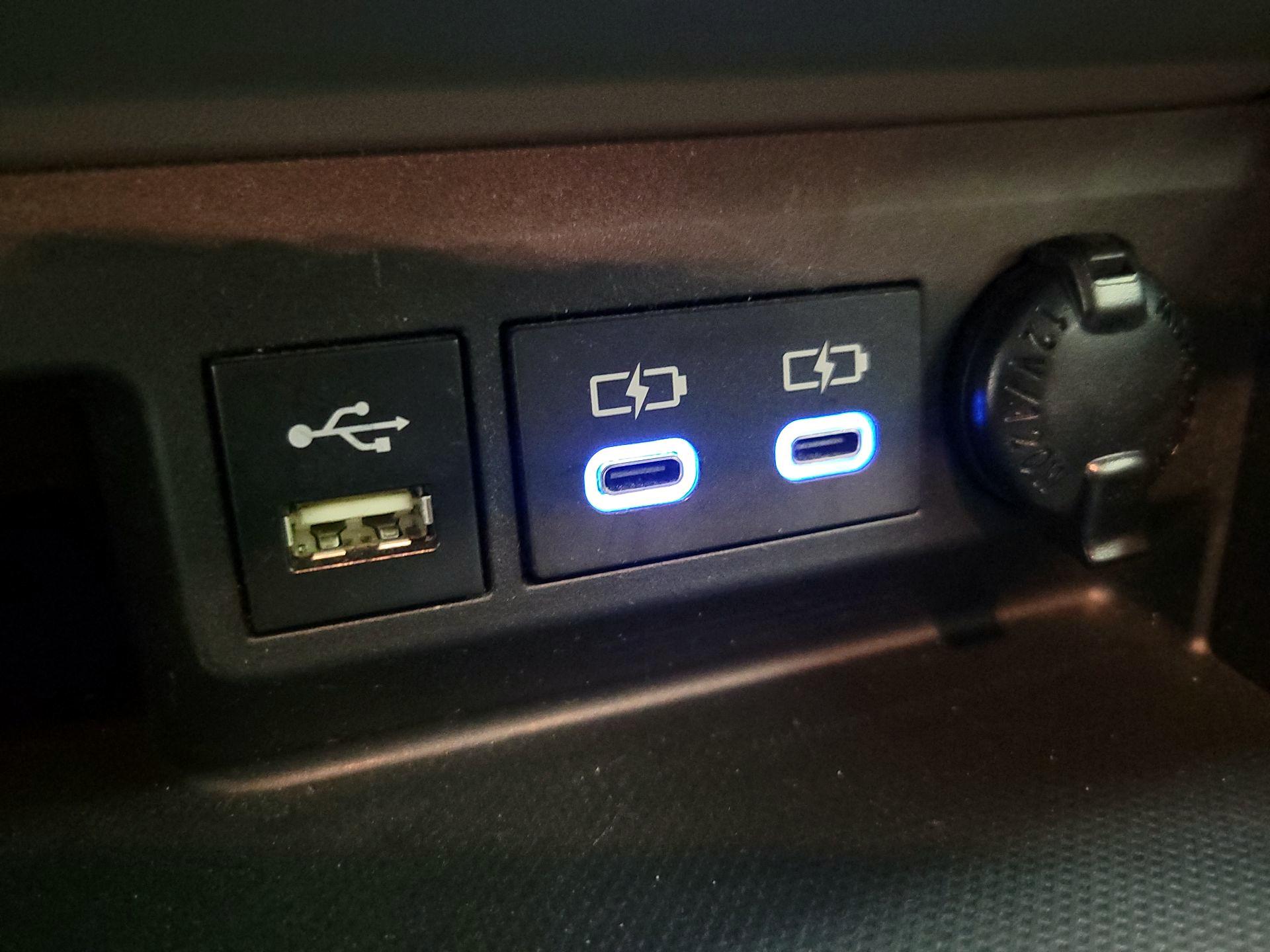 Thumbnail: 2022 Toyota Highlander - 18