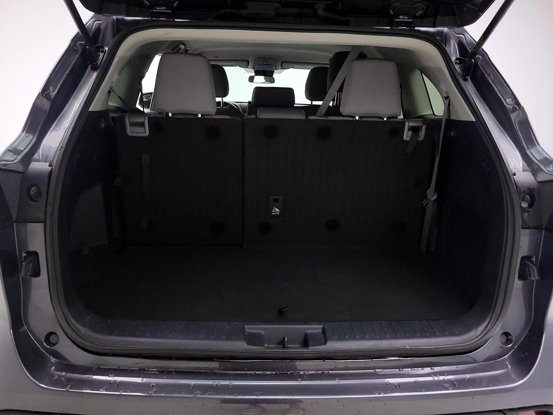 Thumbnail: 2022 Toyota Highlander - 20