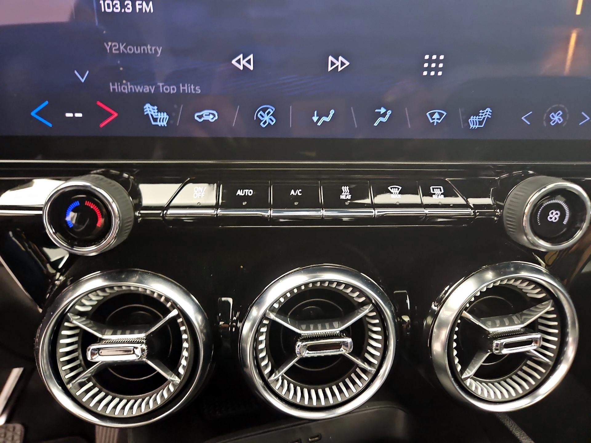 Thumbnail: 2024 Chevrolet Blazer EV - 14