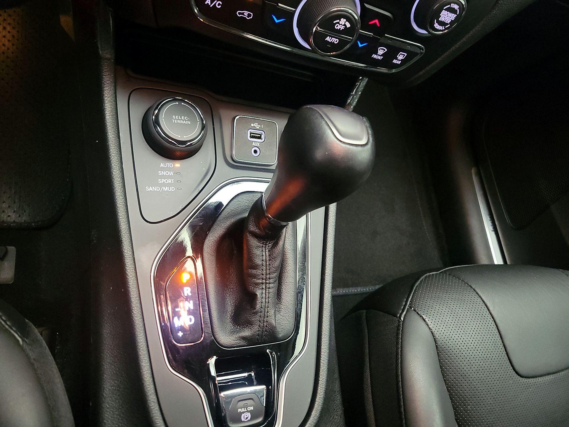 Thumbnail: 2021 Jeep Cherokee - 17
