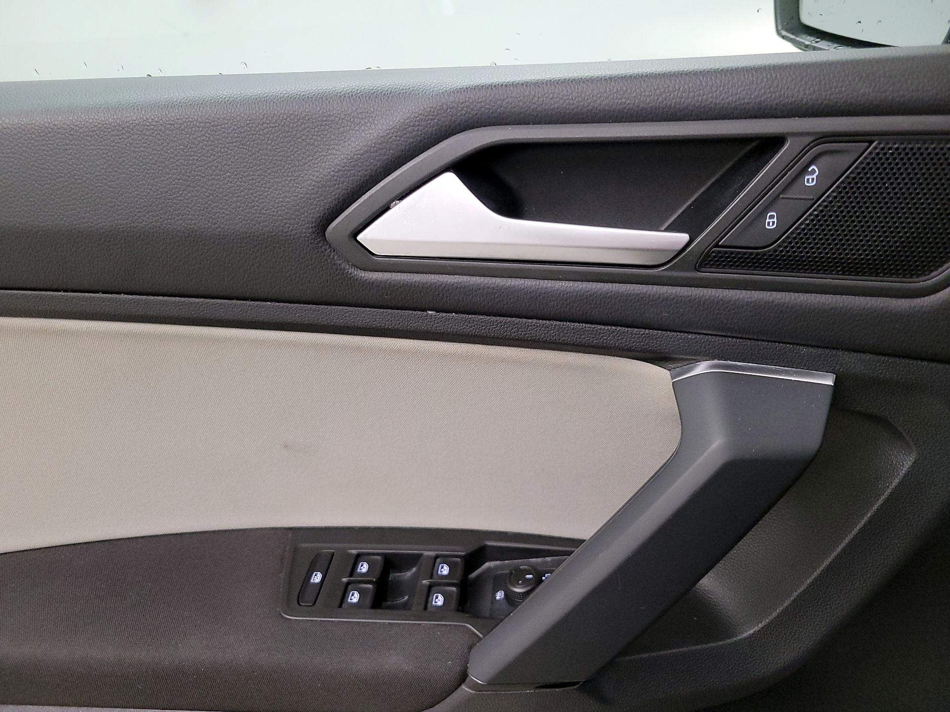 Thumbnail: 2019 Volkswagen Tiguan - 12