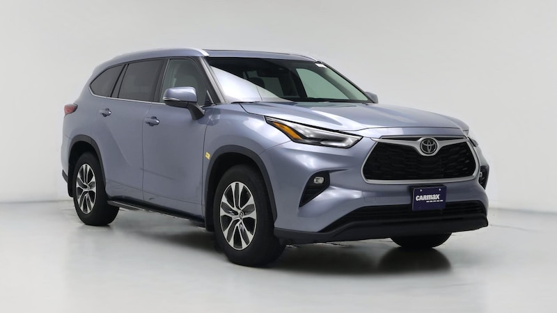 2022 Toyota Highlander XLE Hero Image
