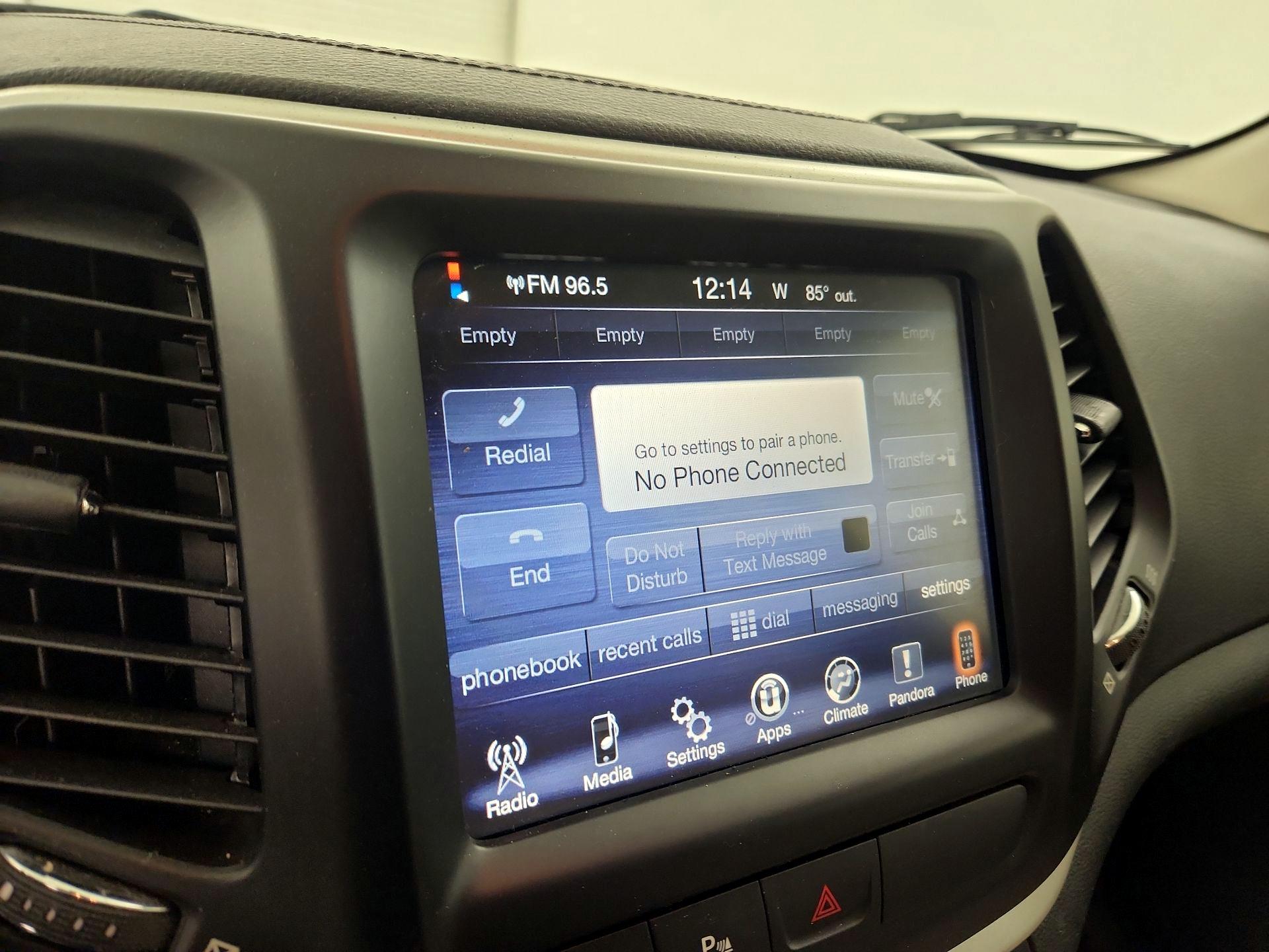 Thumbnail: 2016 Jeep Cherokee - 15
