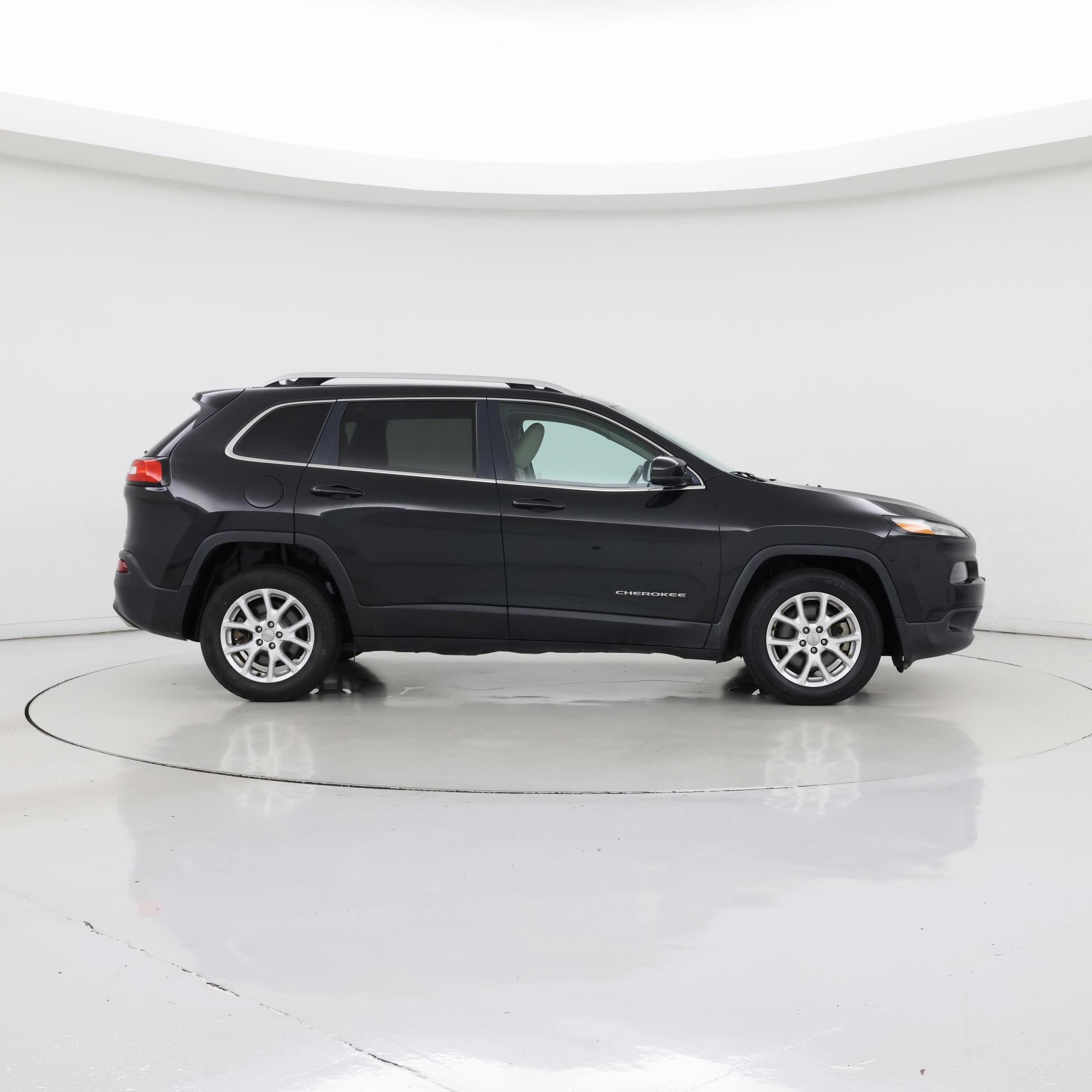 Thumbnail: 2016 Jeep Cherokee - 7