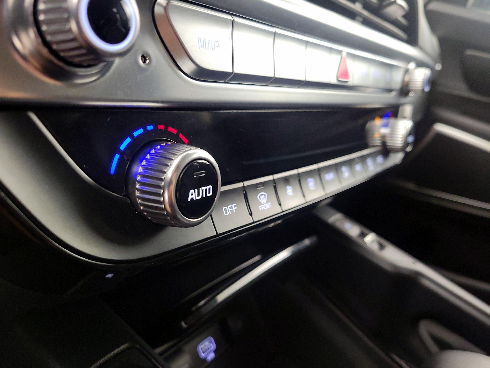 Thumbnail: 2022 Kia Telluride - 17