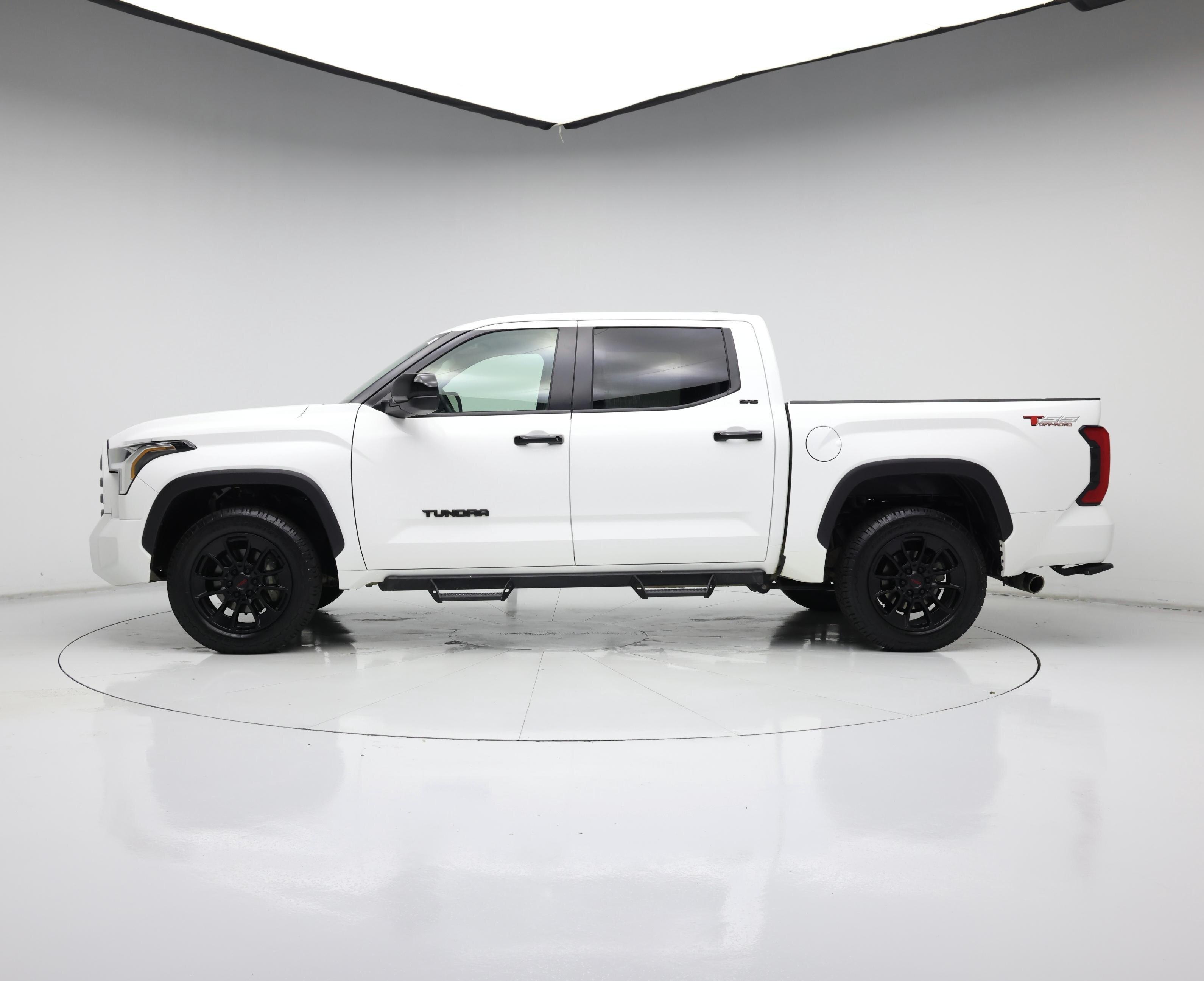 Thumbnail: 2024 Toyota Tundra - 3
