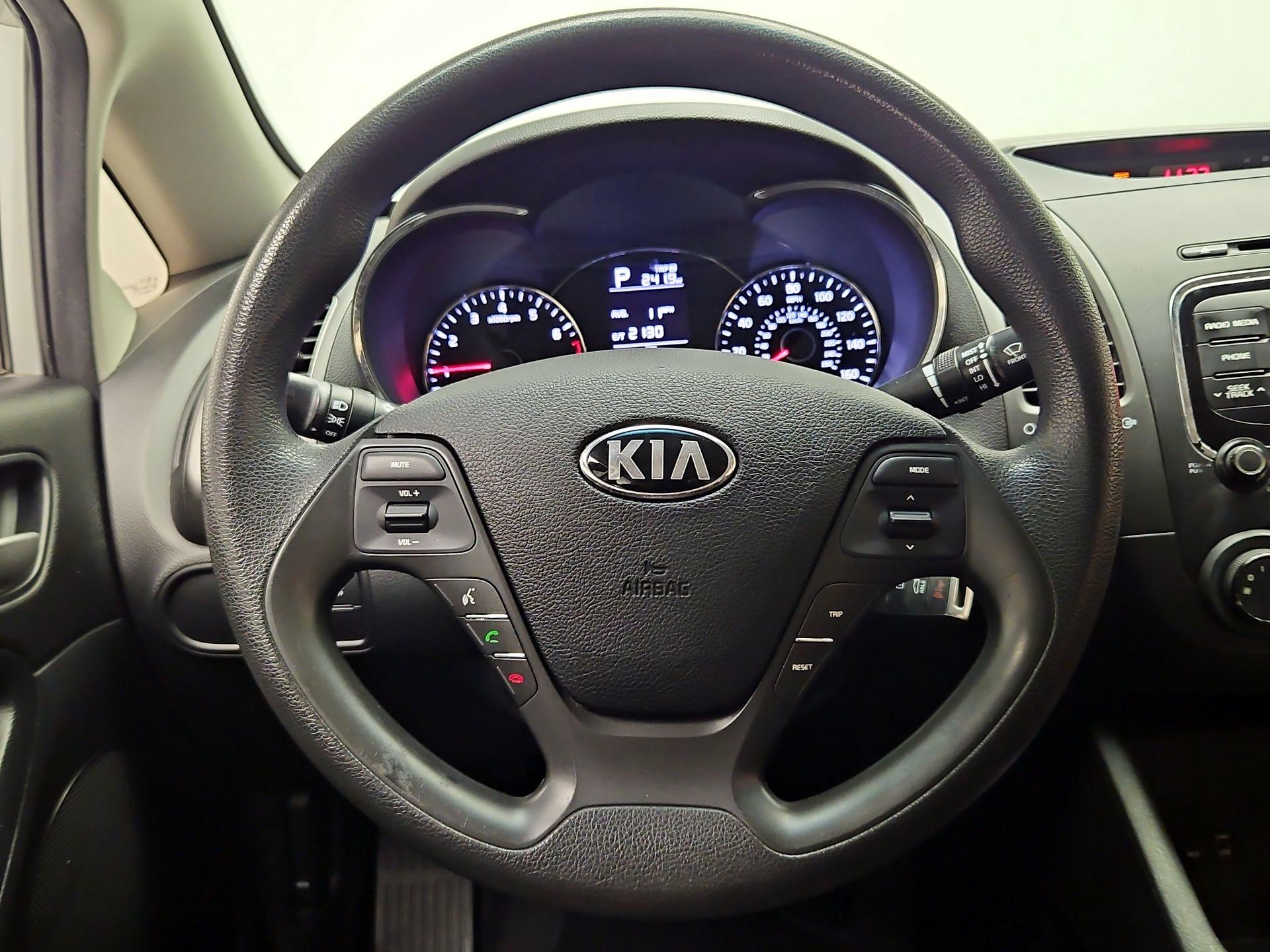 Thumbnail: 2017 Kia Forte - 10