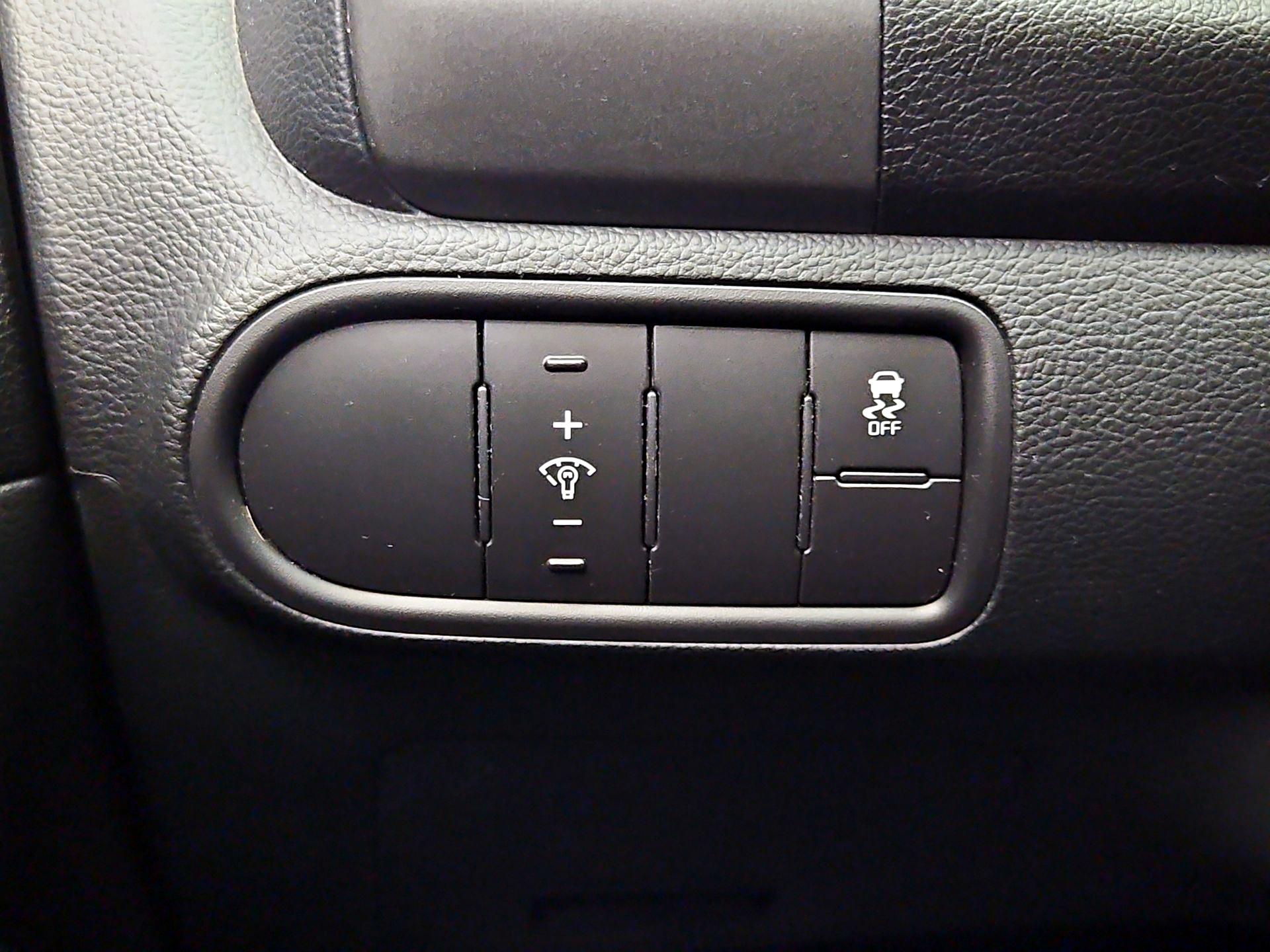 Thumbnail: 2017 Kia Forte - 13