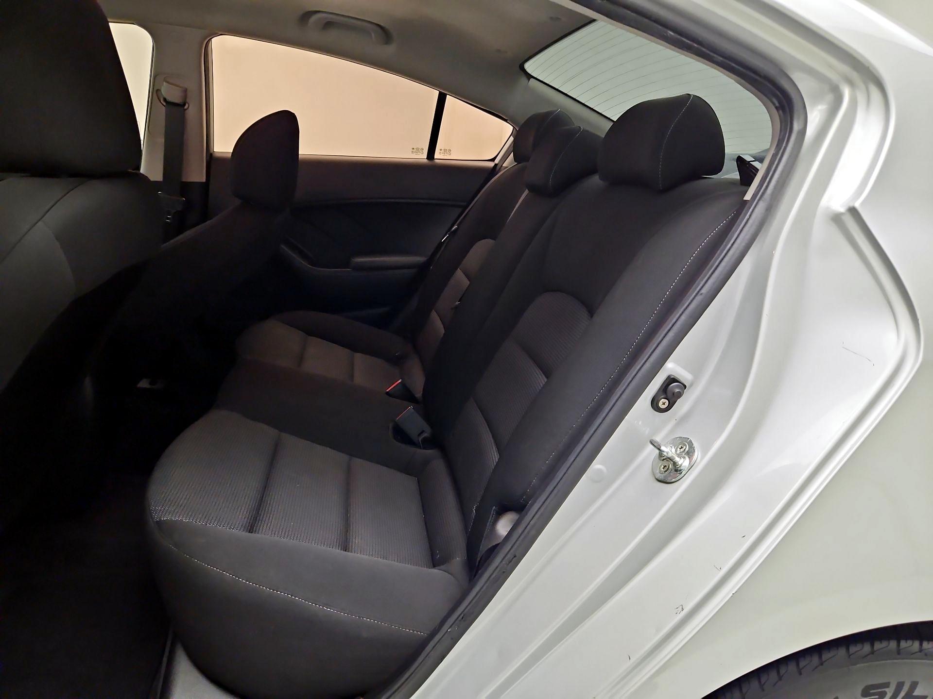 Thumbnail: 2017 Kia Forte - 18