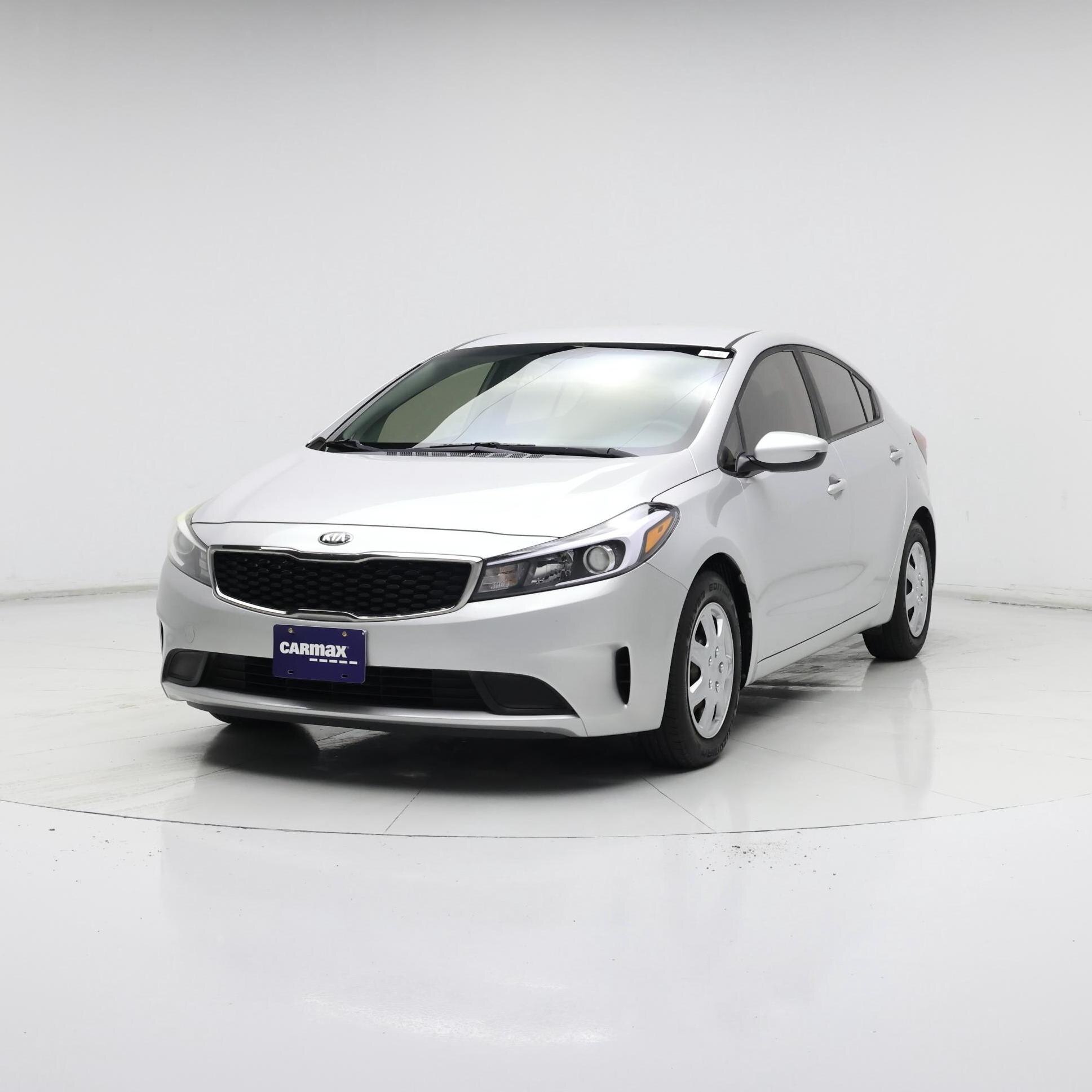 Thumbnail: 2017 Kia Forte - 4