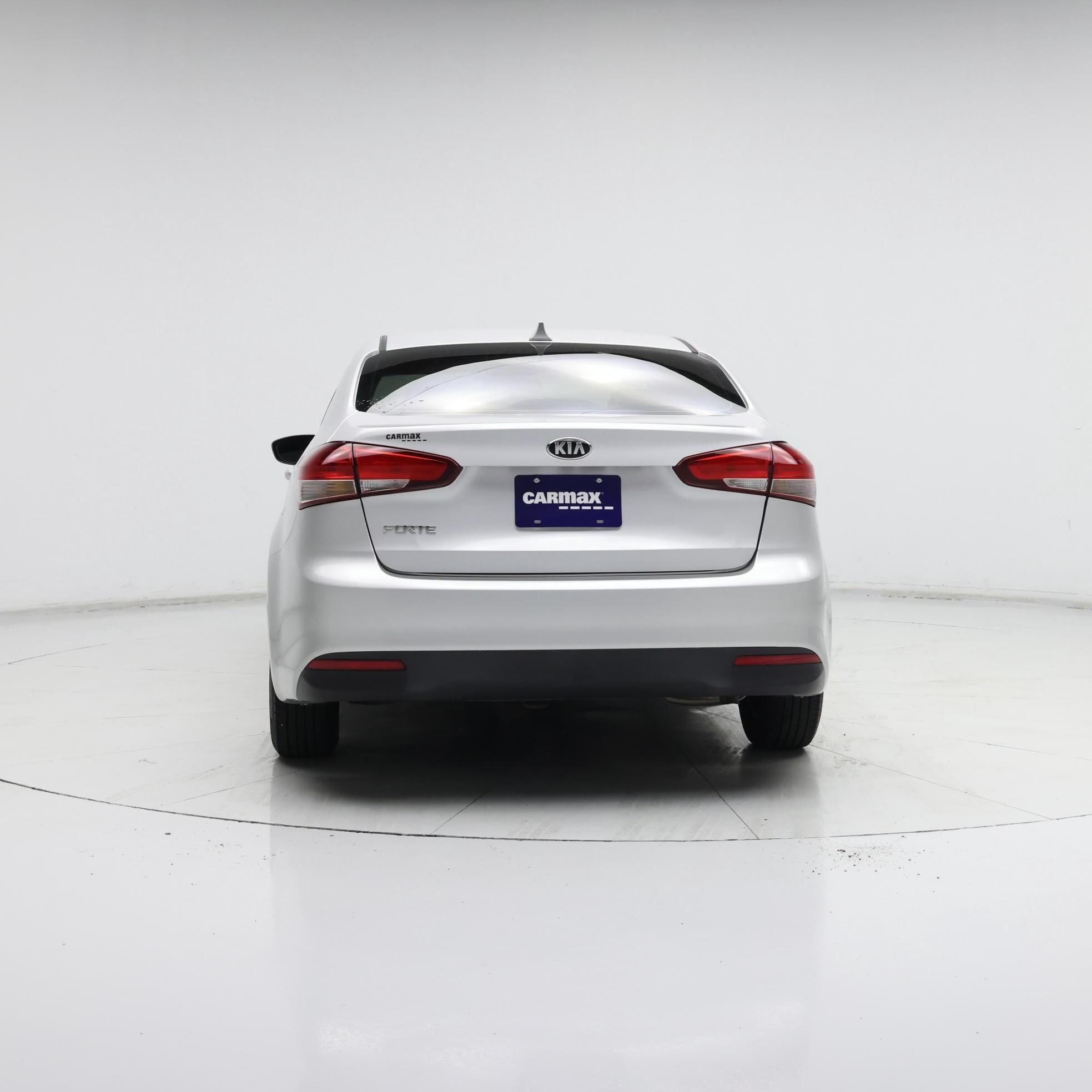 Thumbnail: 2017 Kia Forte - 6