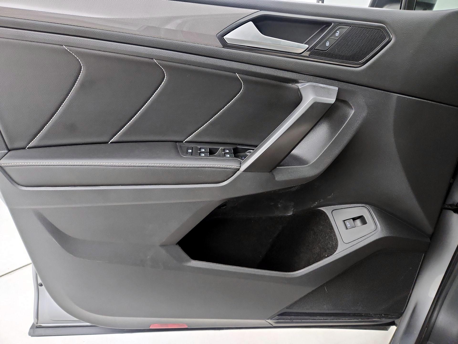 Thumbnail: 2022 Volkswagen Tiguan - 12