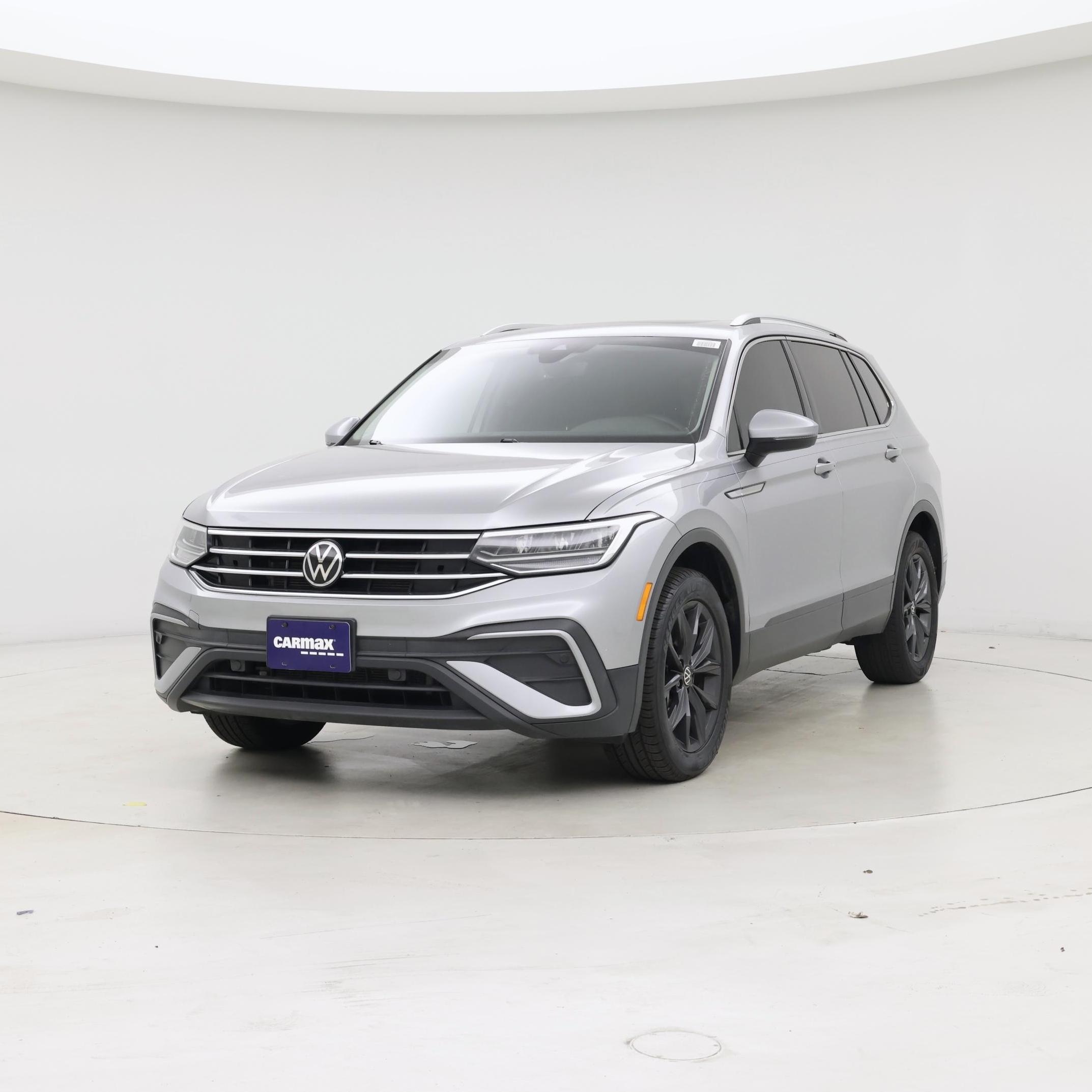 Thumbnail: 2022 Volkswagen Tiguan - 4