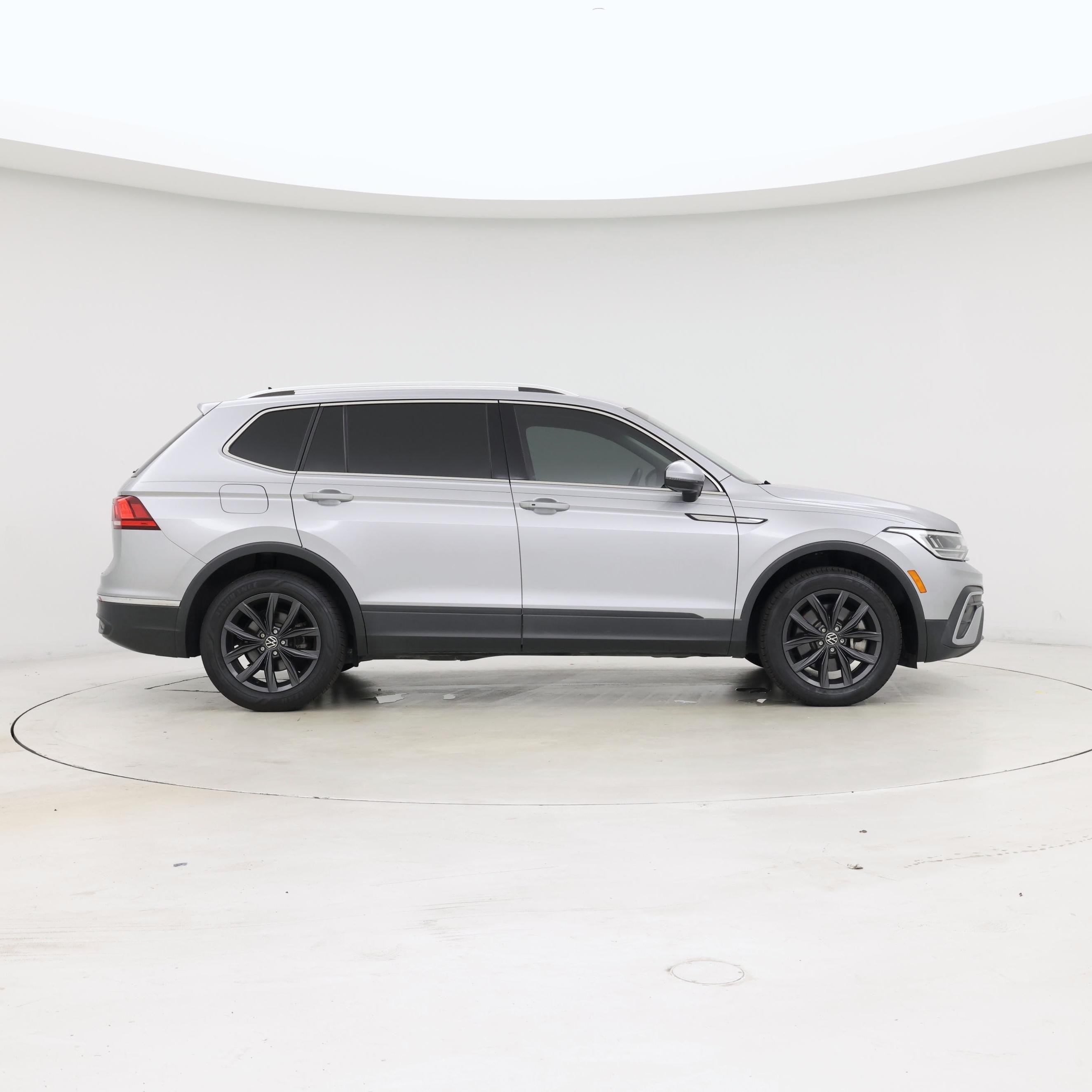 Thumbnail: 2022 Volkswagen Tiguan - 7