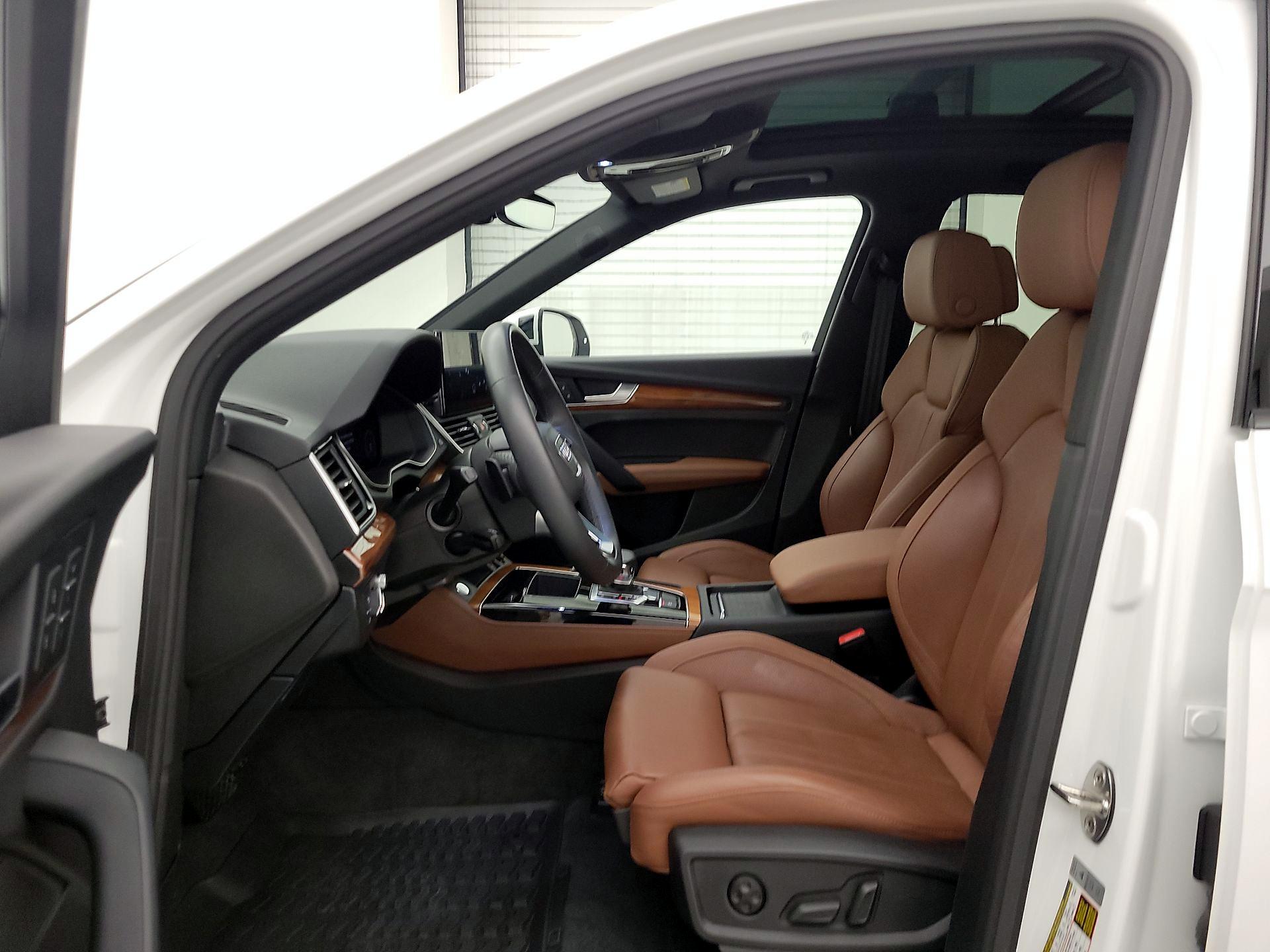 Thumbnail: 2023 Audi Q5 - 11
