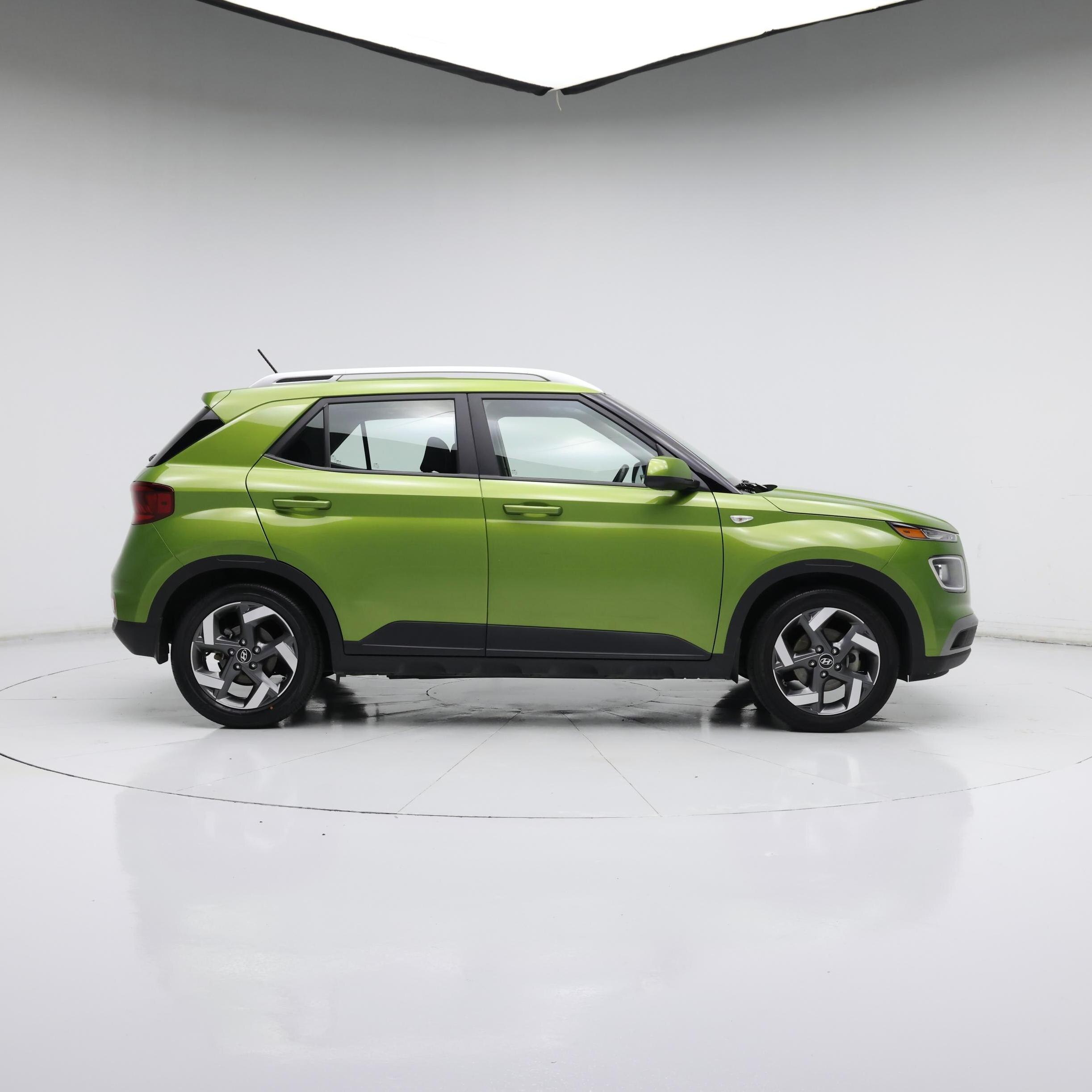 Thumbnail: 2023 Hyundai Venue - 7