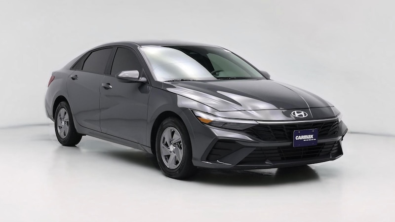 2024 Hyundai Elantra SE Hero Image