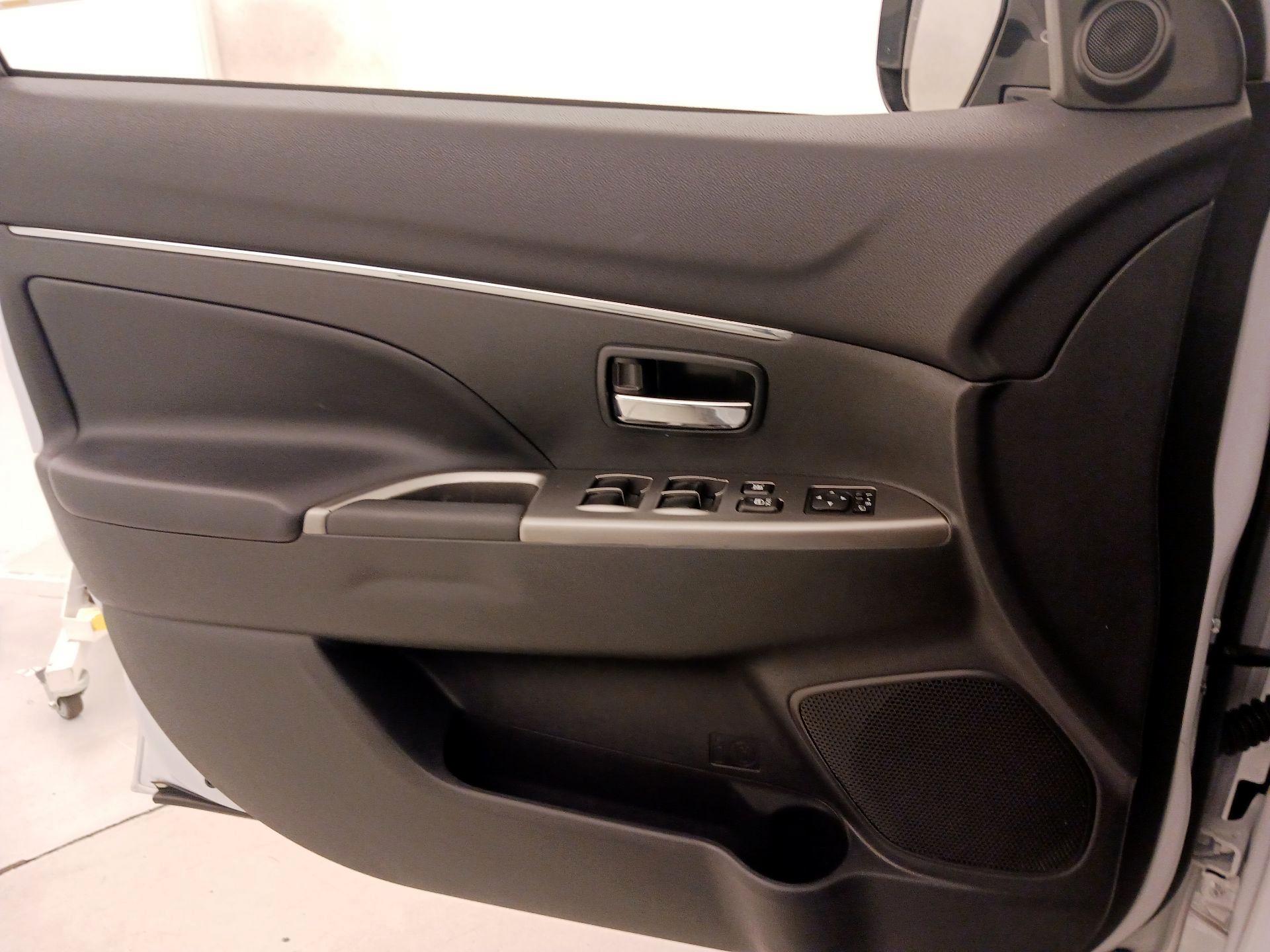 Thumbnail: 2022 Mitsubishi Outlander Sport - 12