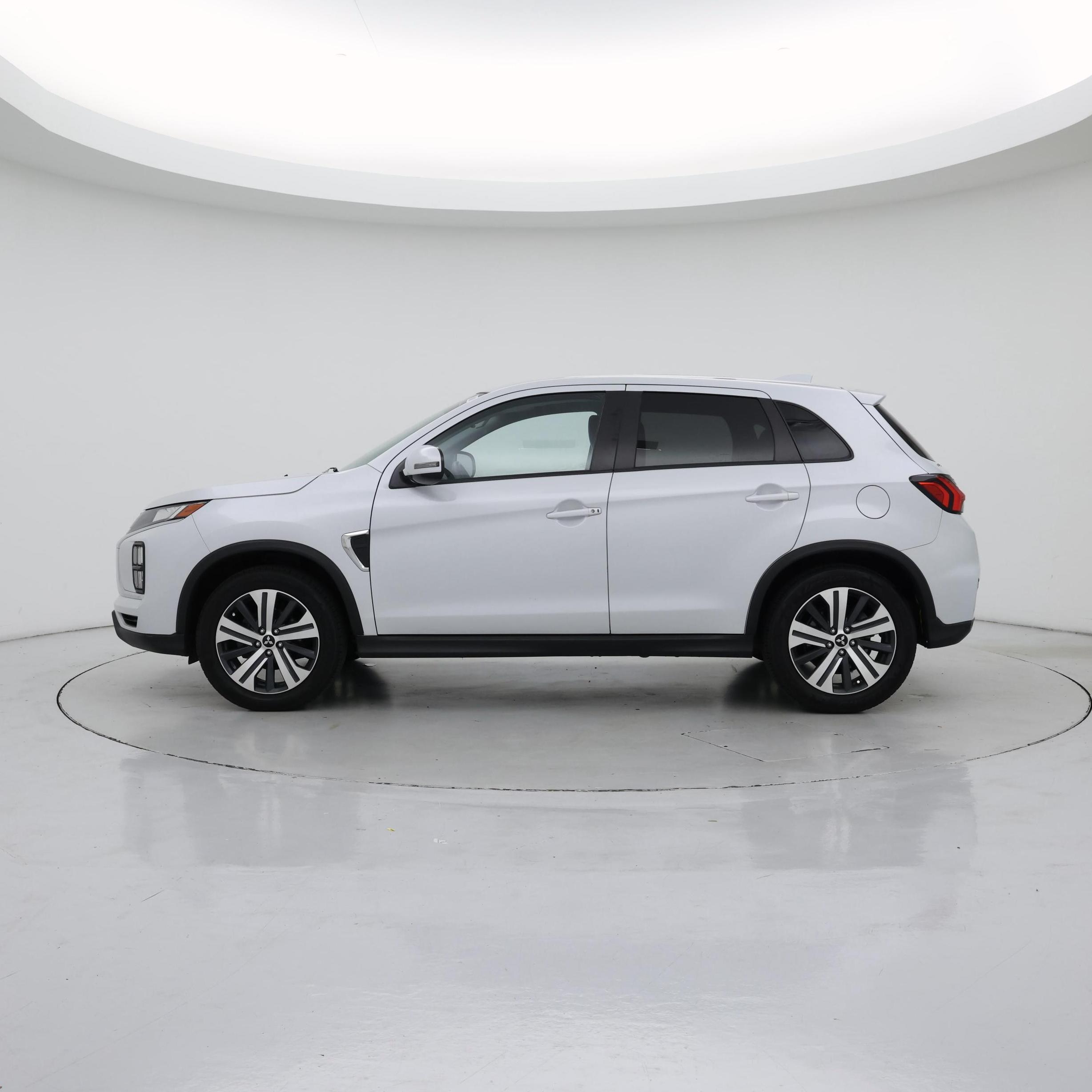 Thumbnail: 2022 Mitsubishi Outlander Sport - 3