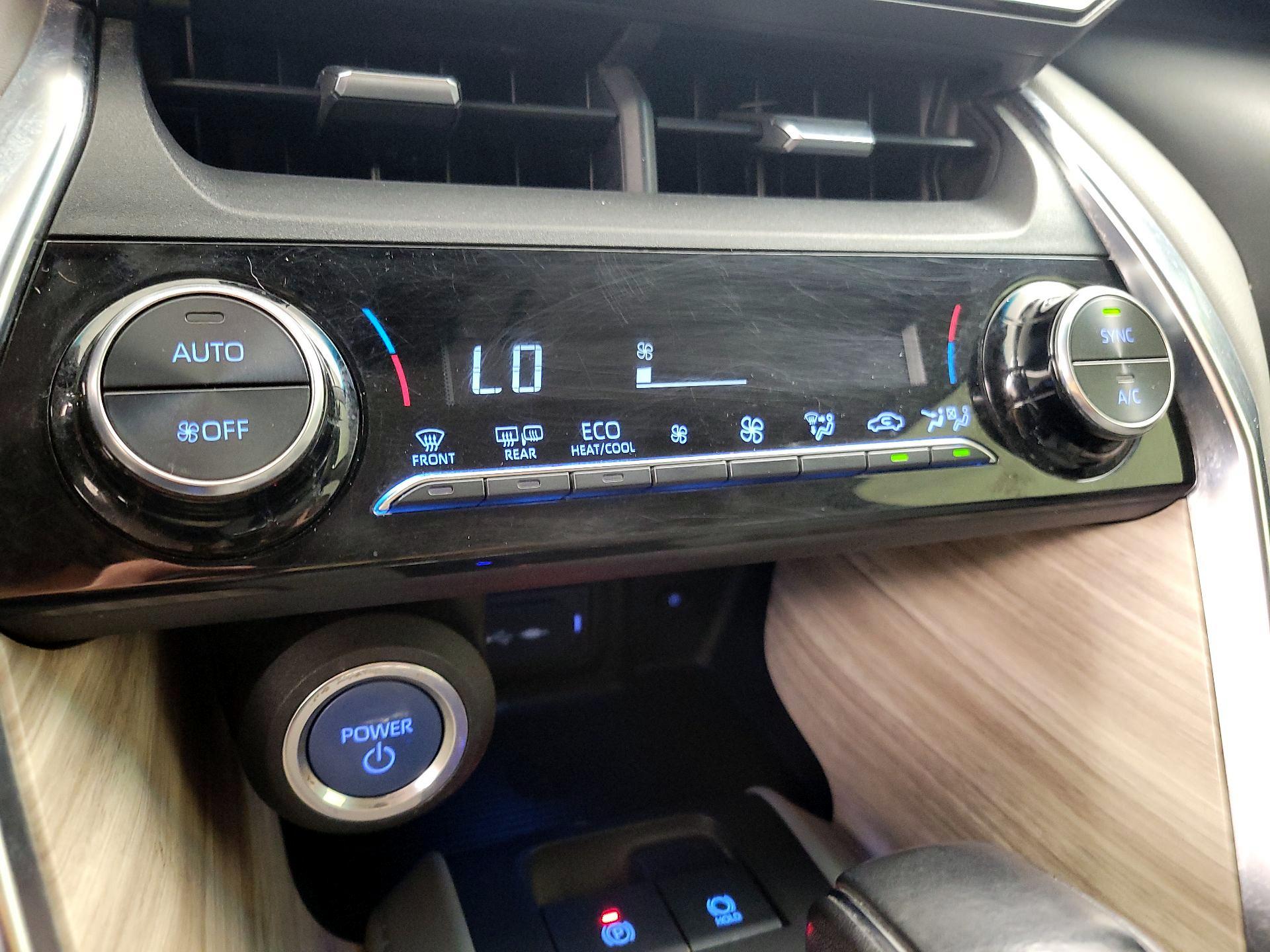 Thumbnail: 2021 Toyota Venza - 16