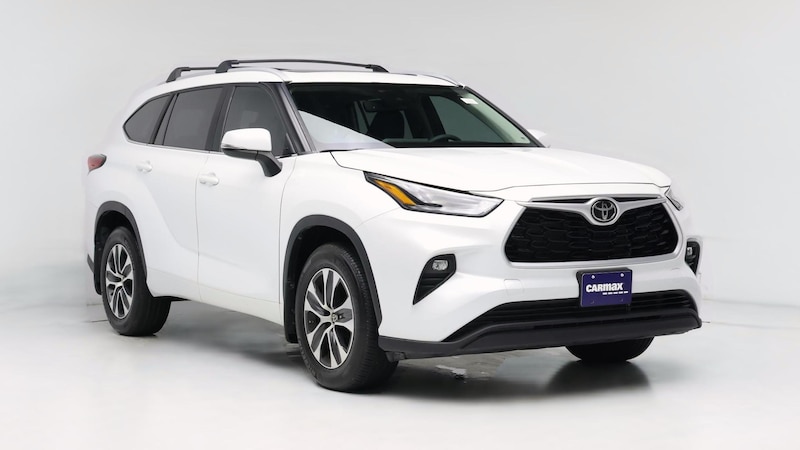 2023 Toyota Highlander XLE Hero Image