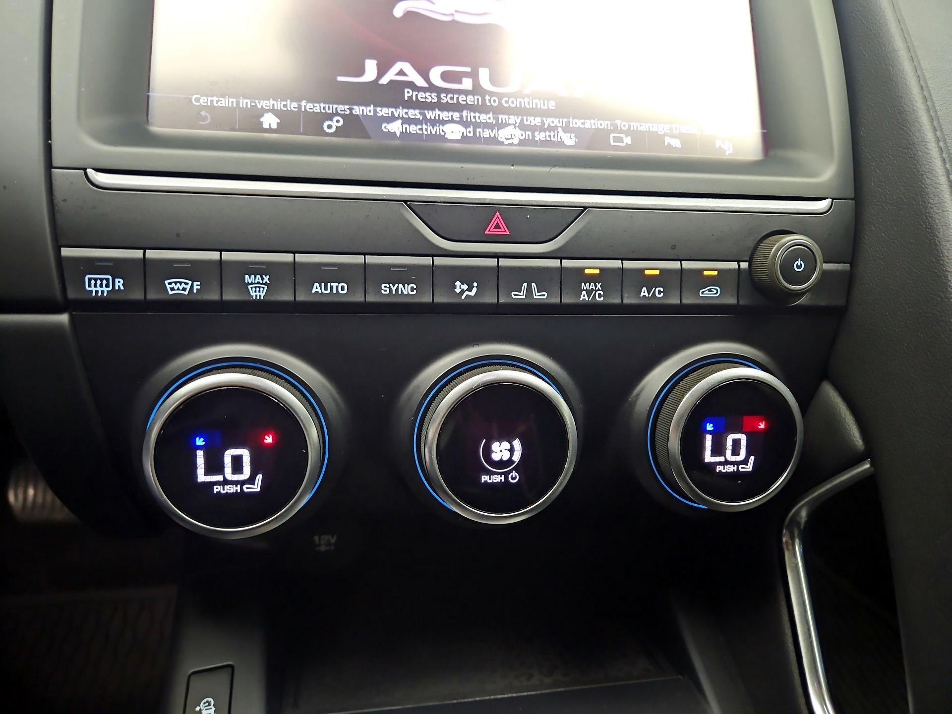 Thumbnail: 2018 Jaguar E-Pace - 17