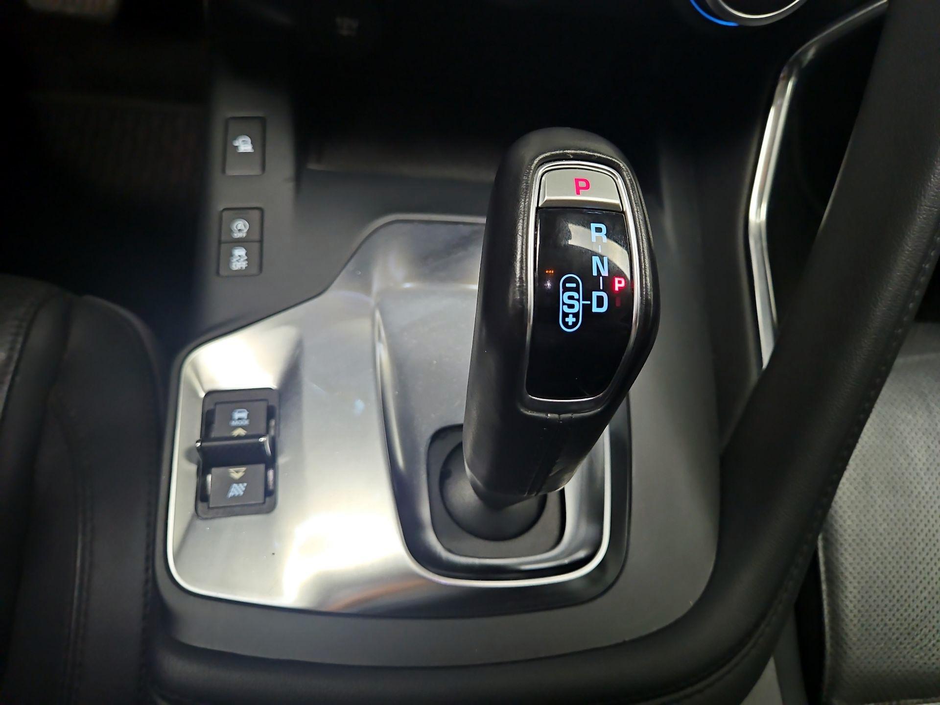 Thumbnail: 2018 Jaguar E-Pace - 18