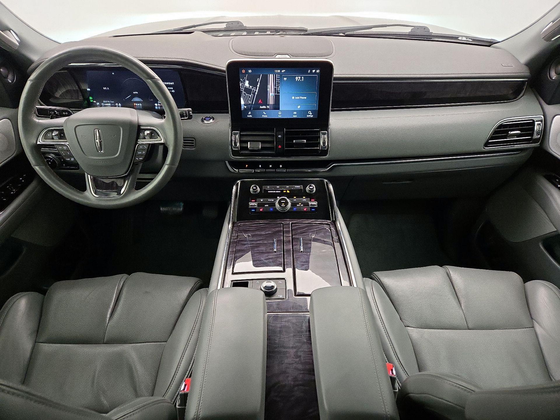 Thumbnail: 2021 Lincoln Navigator - 9