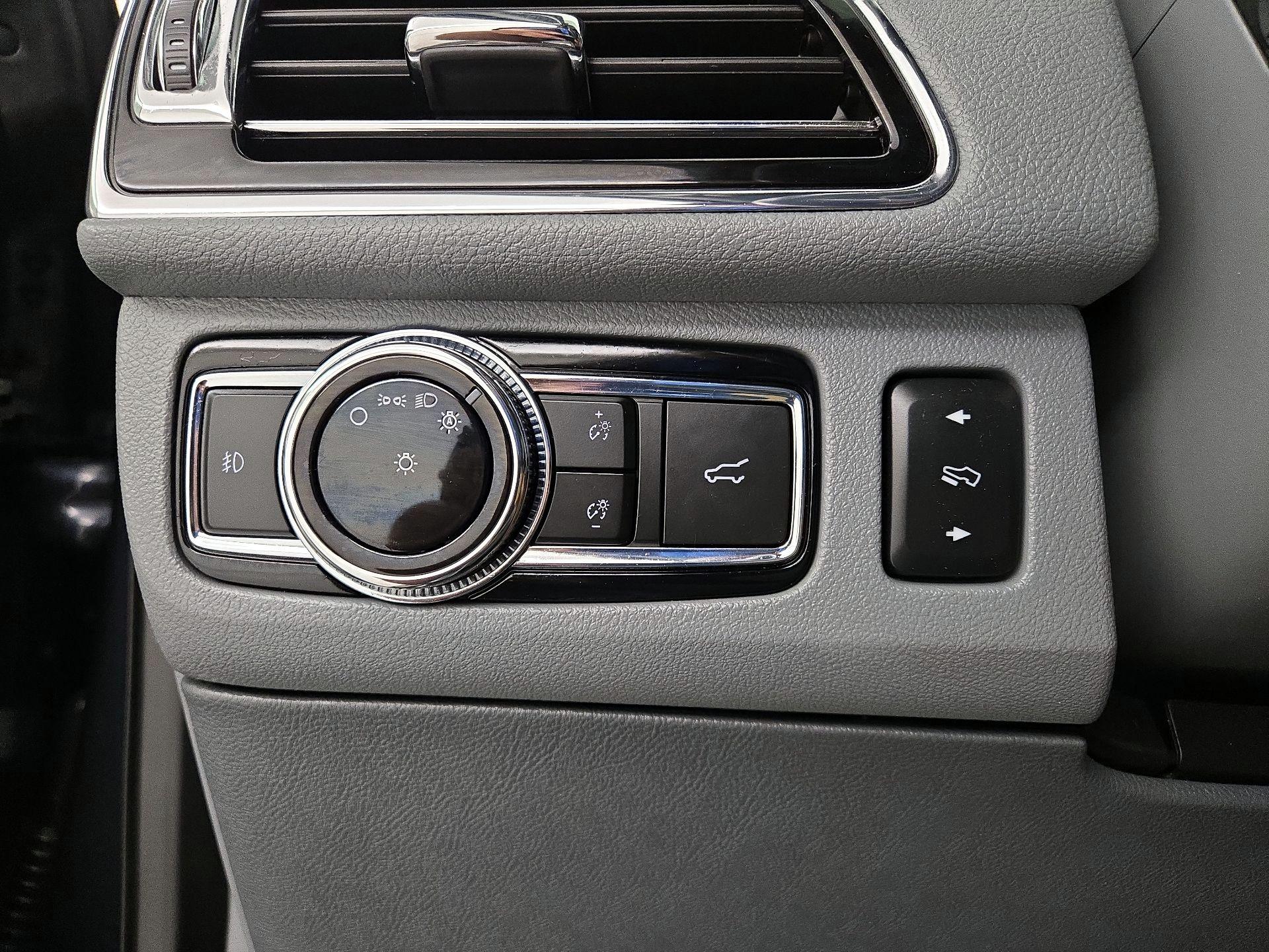 Thumbnail: 2021 Lincoln Navigator - 13