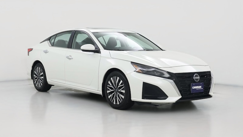 2023 Nissan Altima SV Hero Image