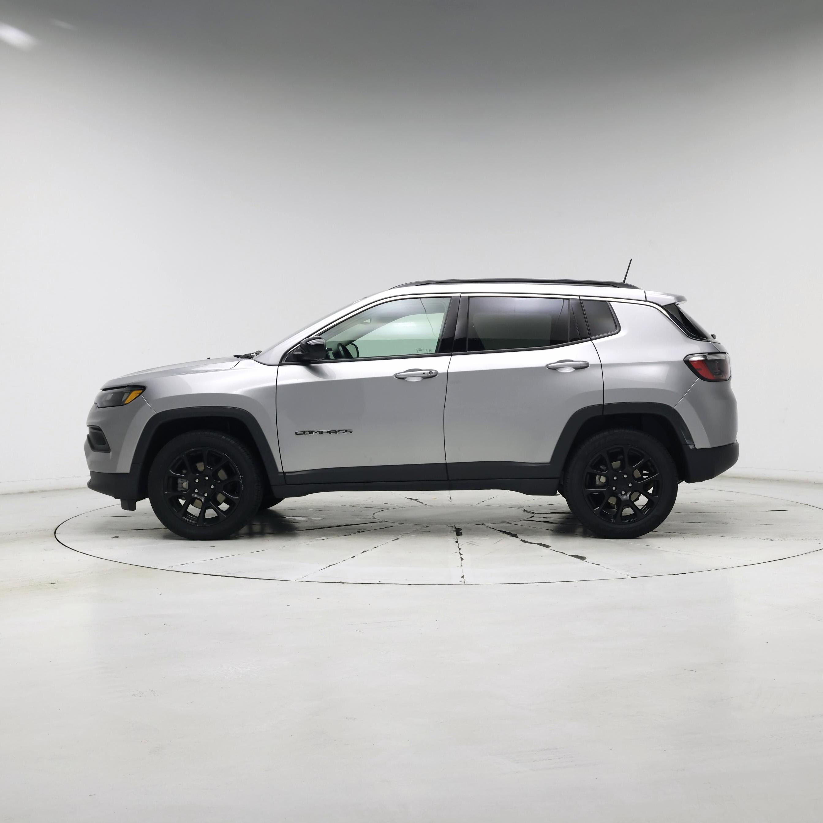 Thumbnail: 2022 Jeep Compass - 3