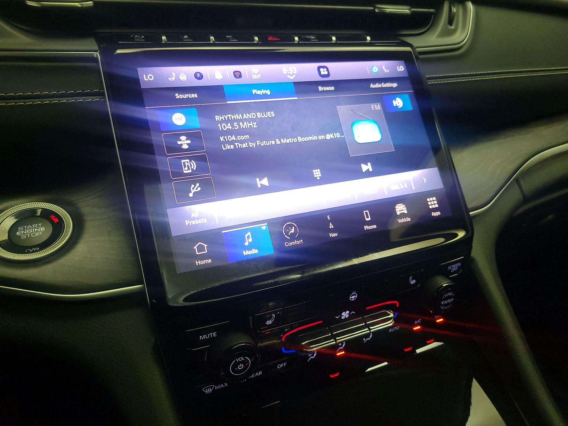 Thumbnail: 2022 Jeep Grand Cherokee - 16