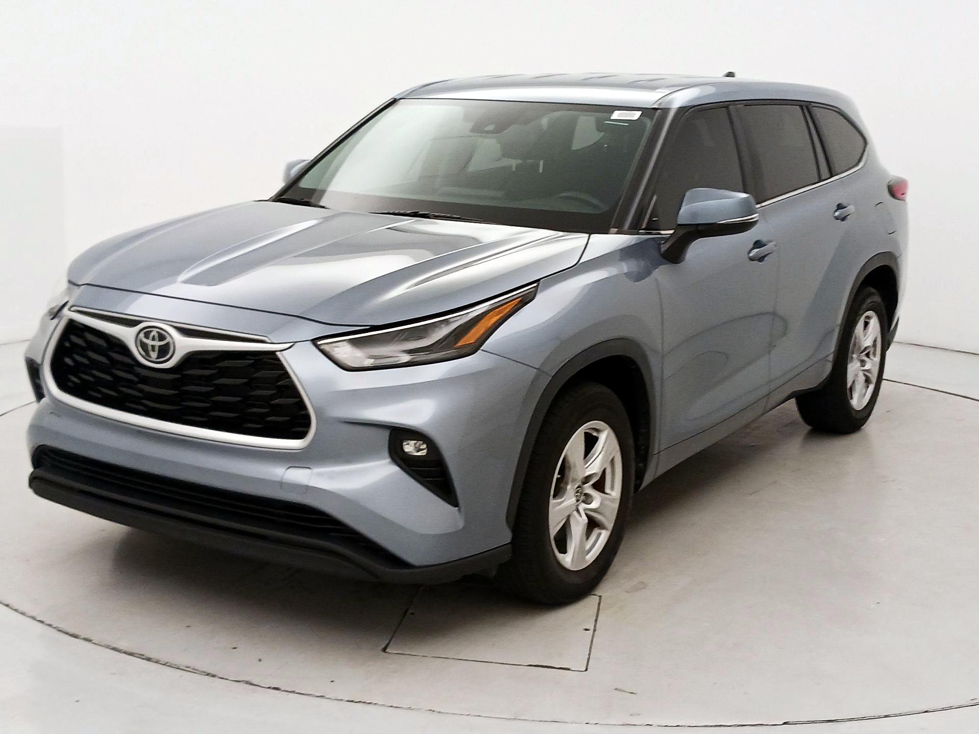 Thumbnail: 2023 Toyota Highlander - 3