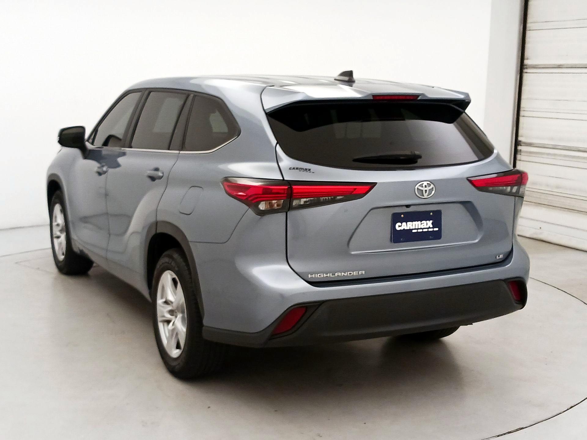Thumbnail: 2023 Toyota Highlander - 7