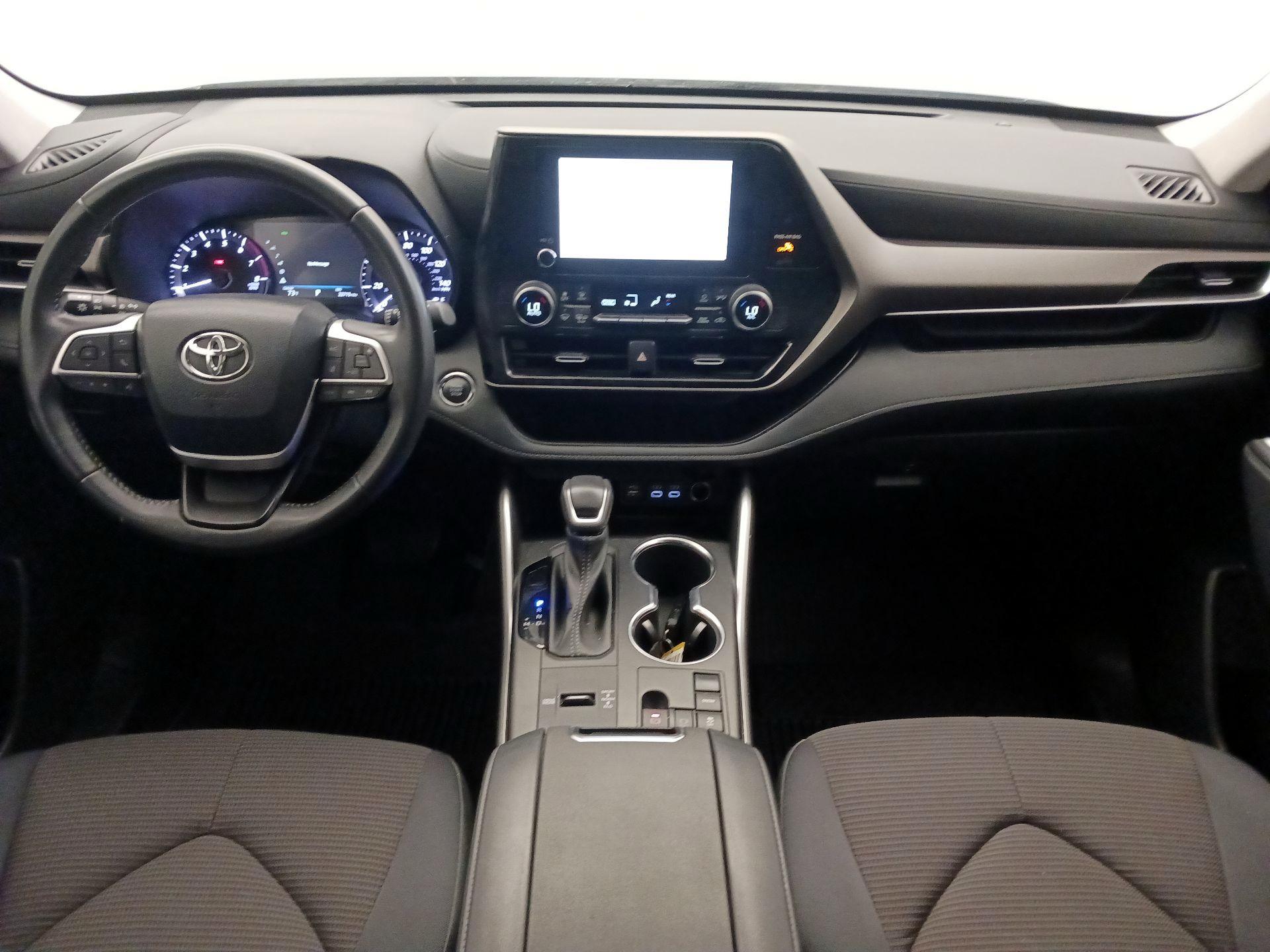 Thumbnail: 2023 Toyota Highlander - 8