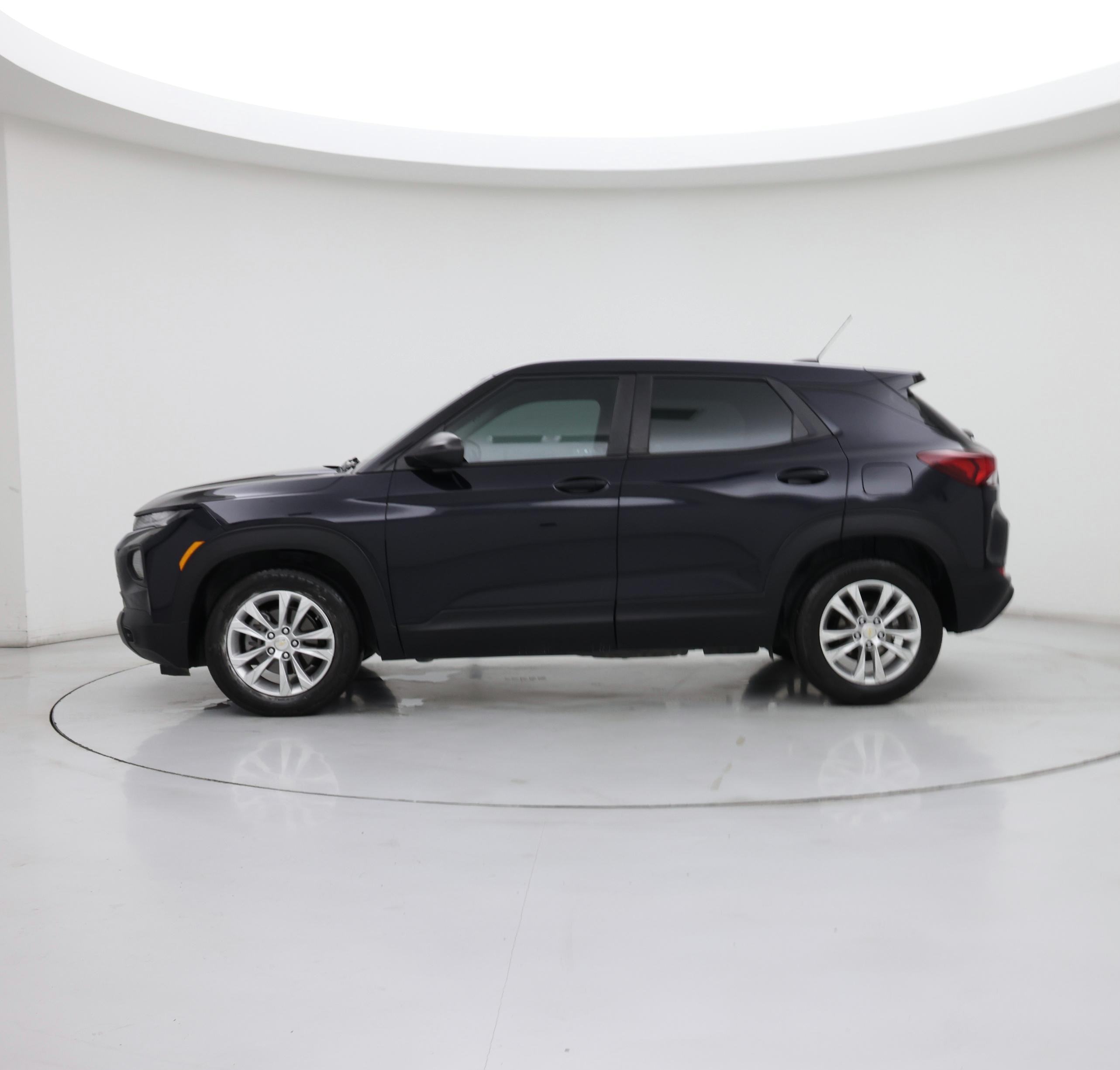Thumbnail: 2021 Chevrolet TrailBlazer - 3